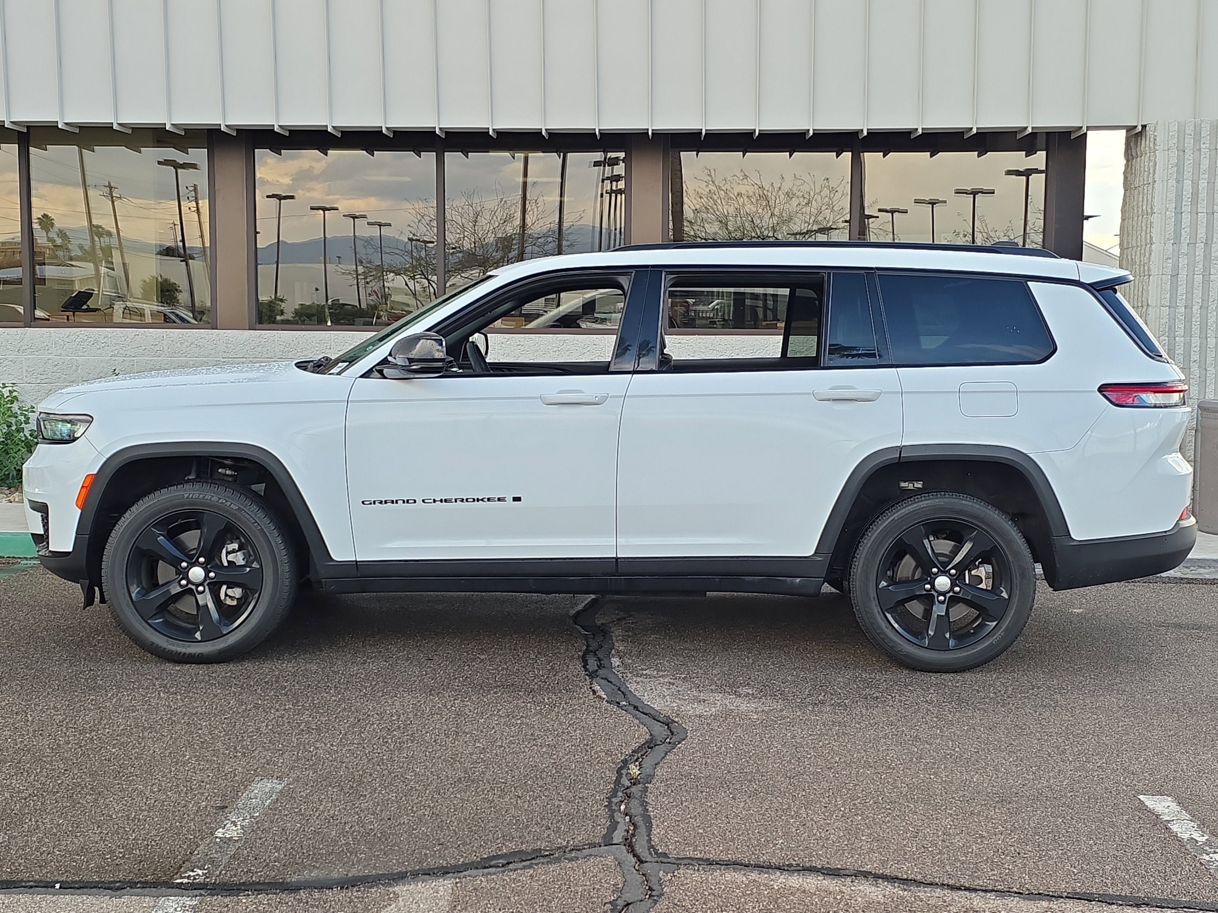 2023 Jeep Grand Cherokee L Altitude