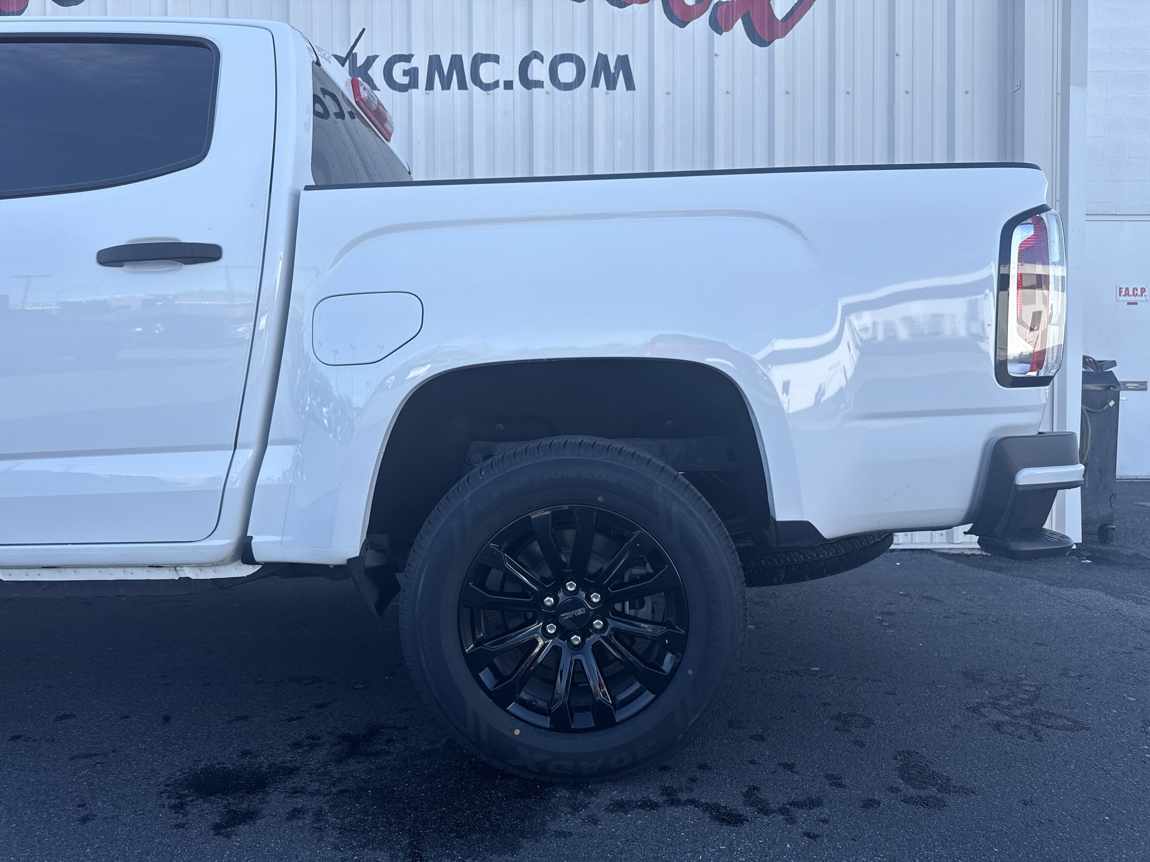 2022 GMC Canyon Elevation Standard