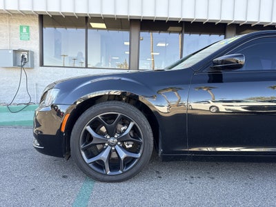 2021 Chrysler 300 Touring