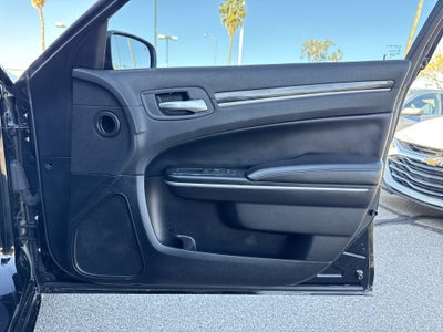 2021 Chrysler 300 Touring