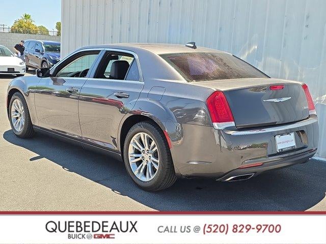 2017 Chrysler 300 Limited