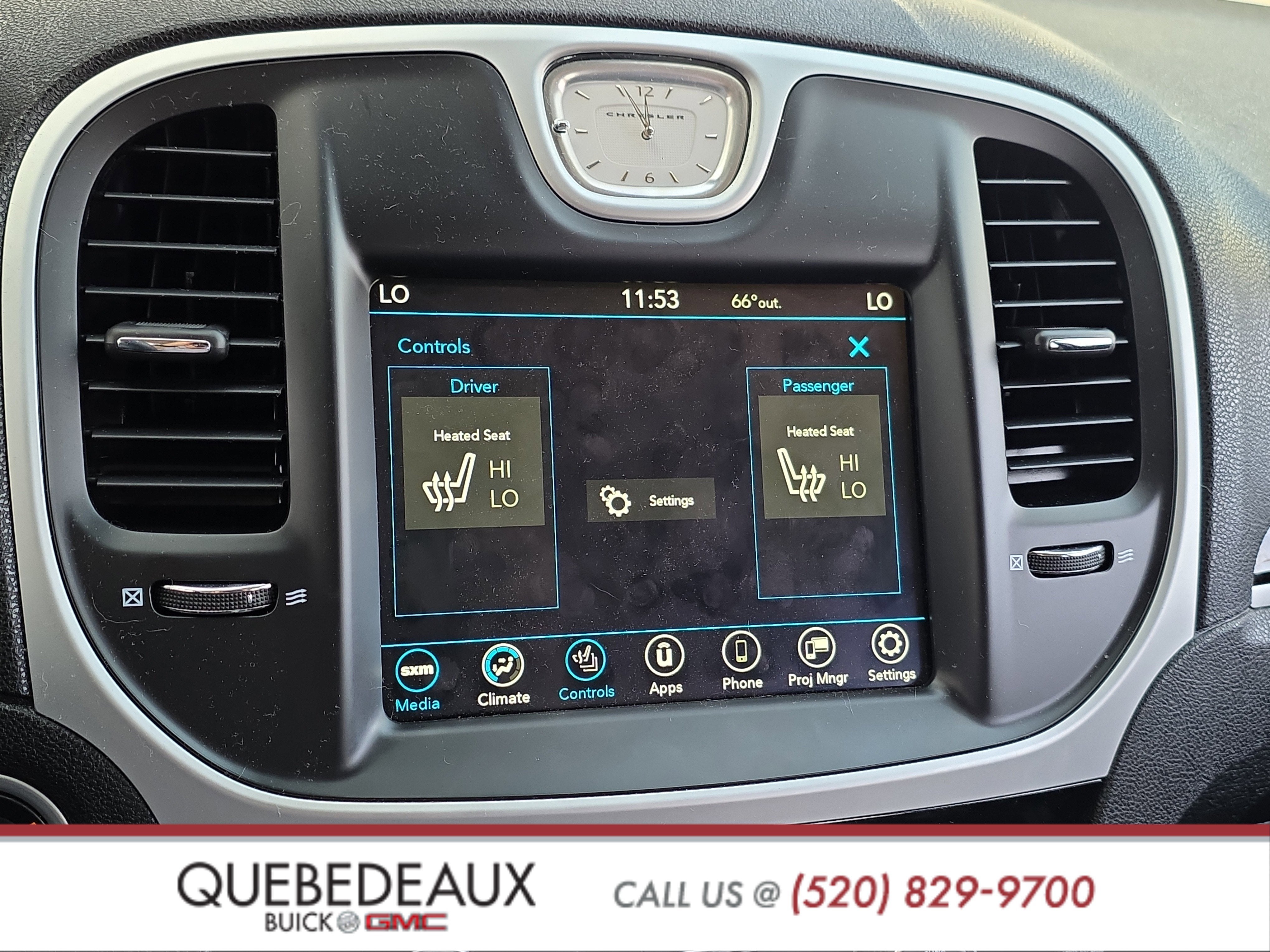 2023 Chrysler 300 Touring L