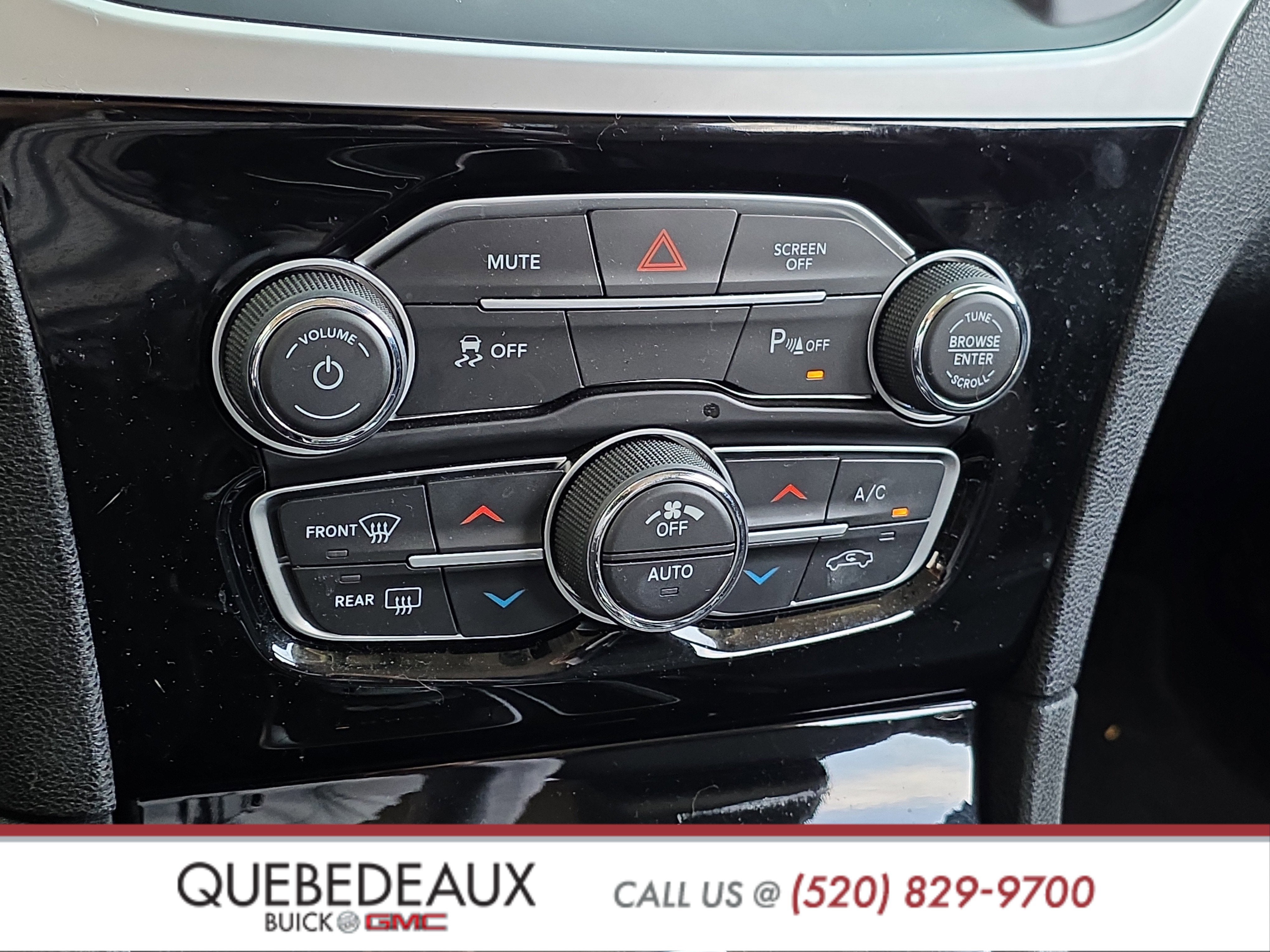 2023 Chrysler 300 Touring L