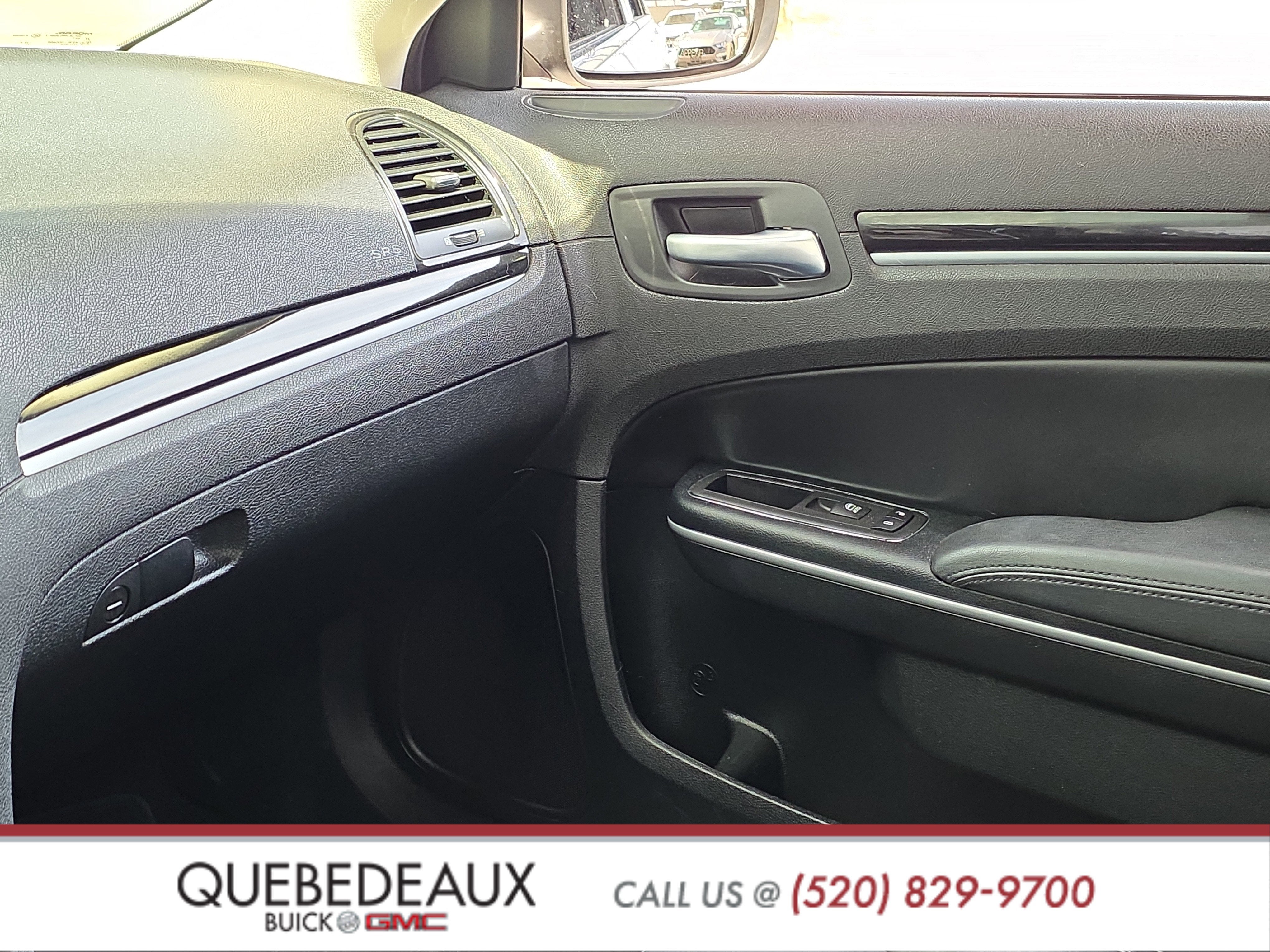 2023 Chrysler 300 Touring L