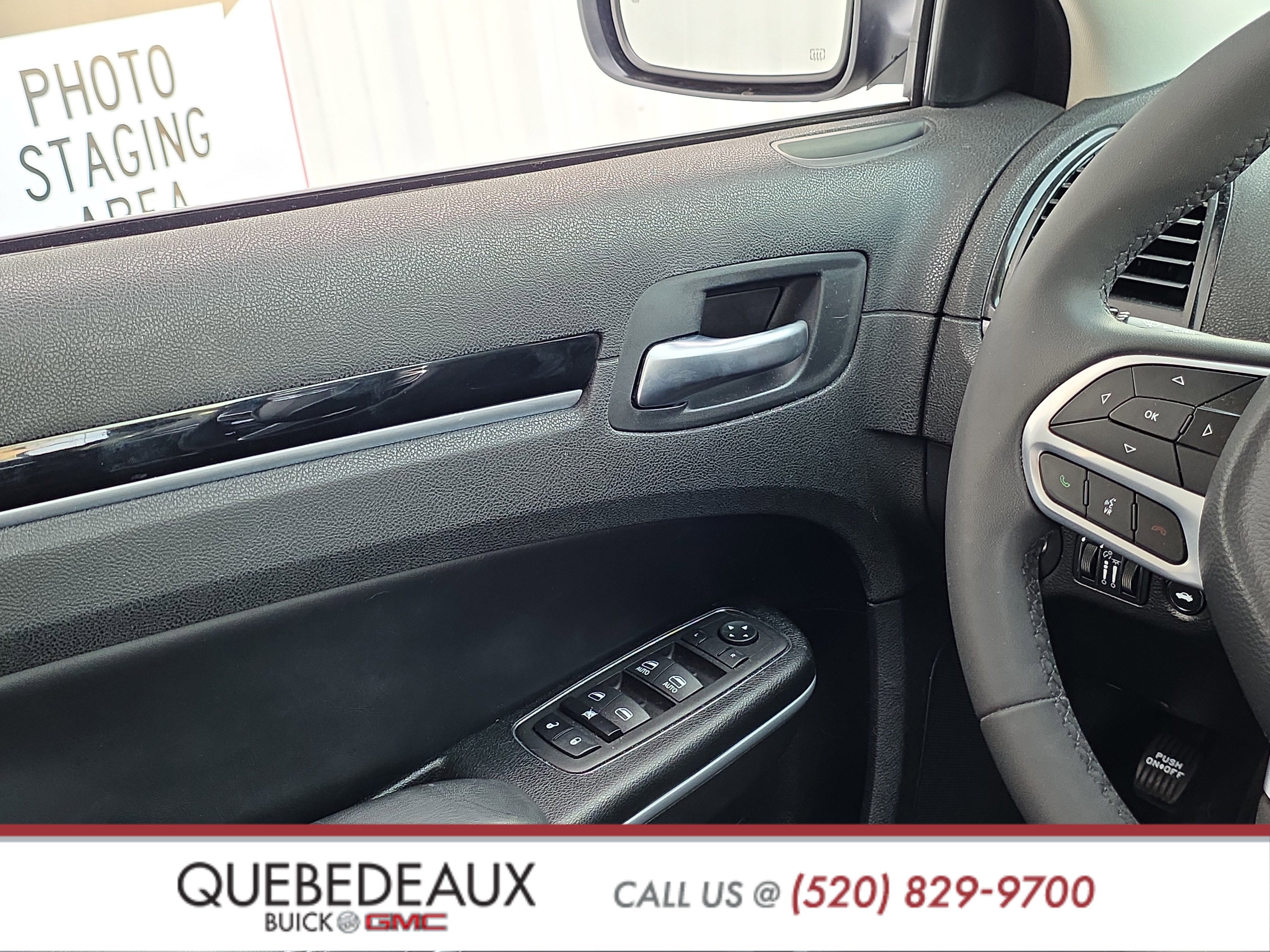 2023 Chrysler 300 Touring L