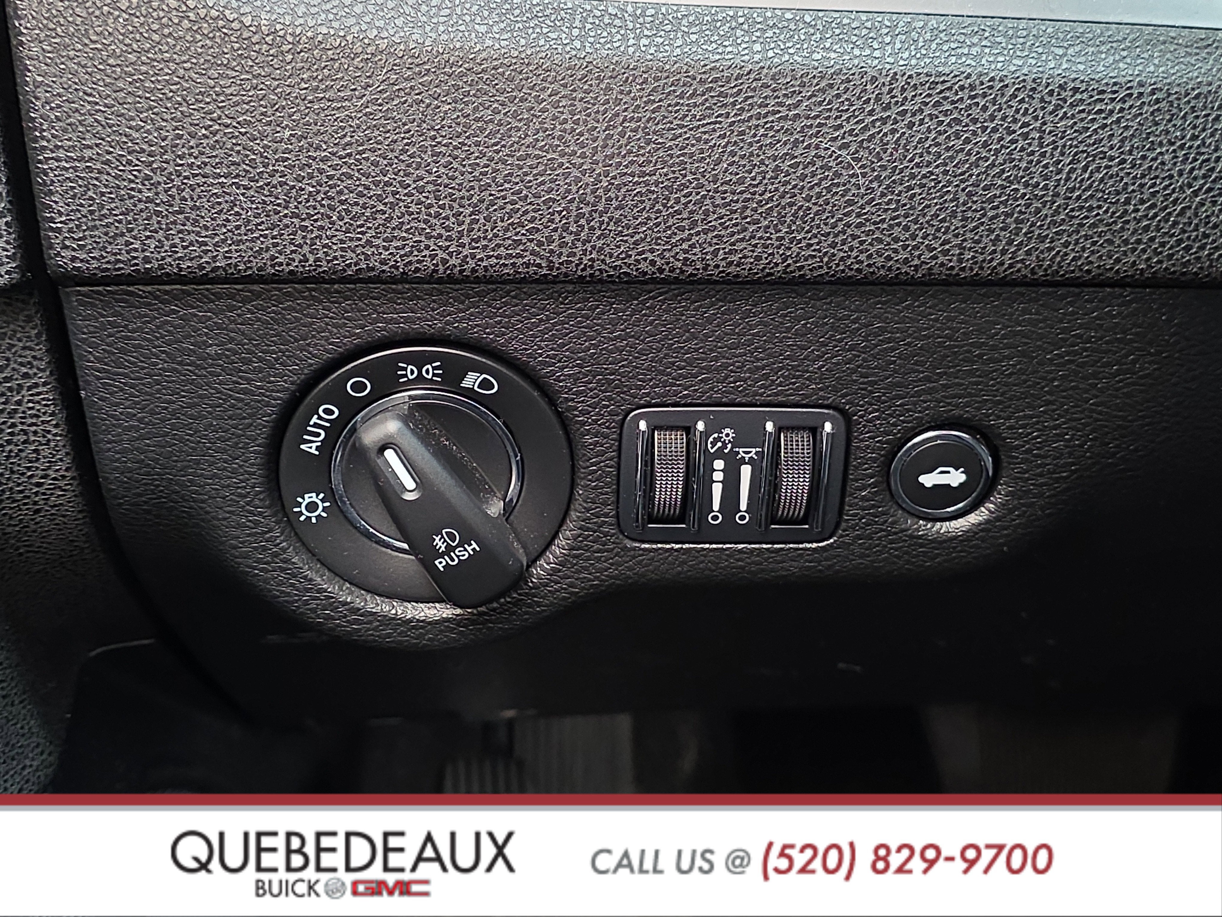 2023 Chrysler 300 Touring L