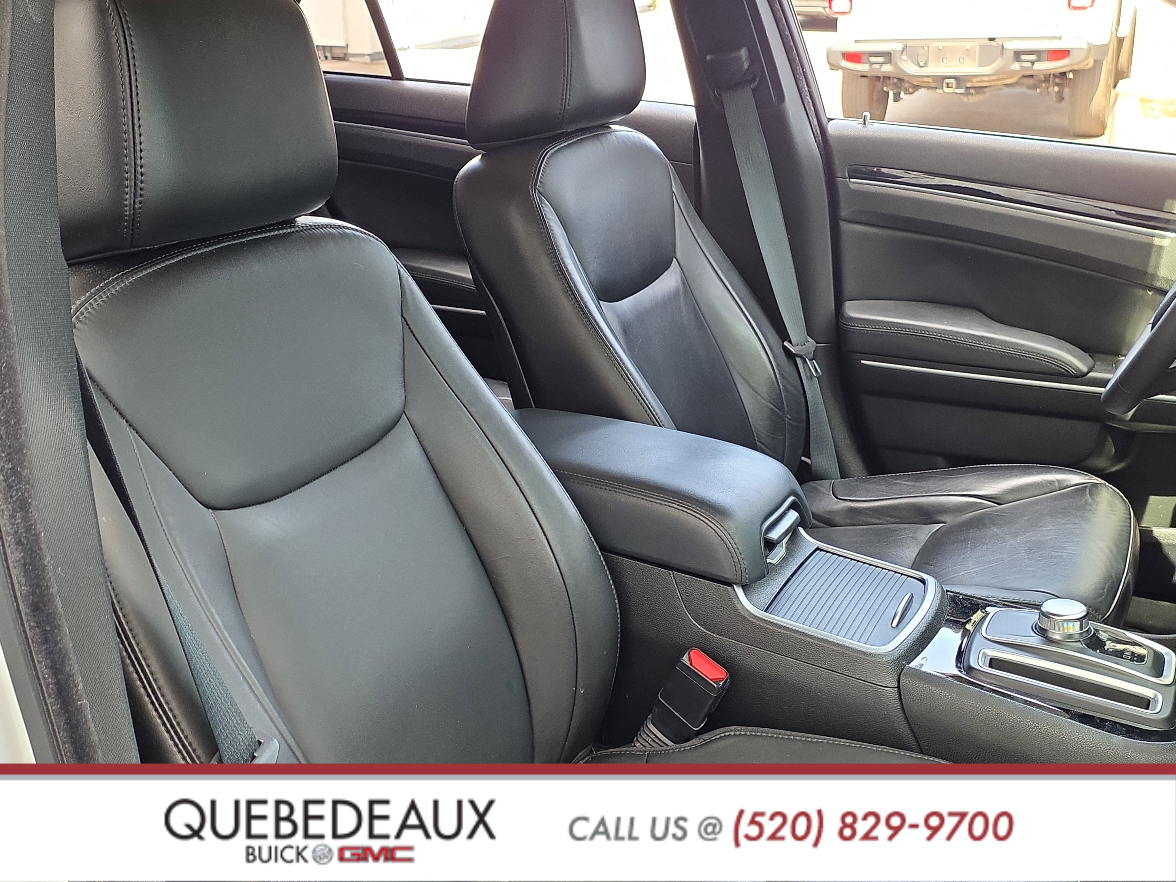 2023 Chrysler 300 Touring L