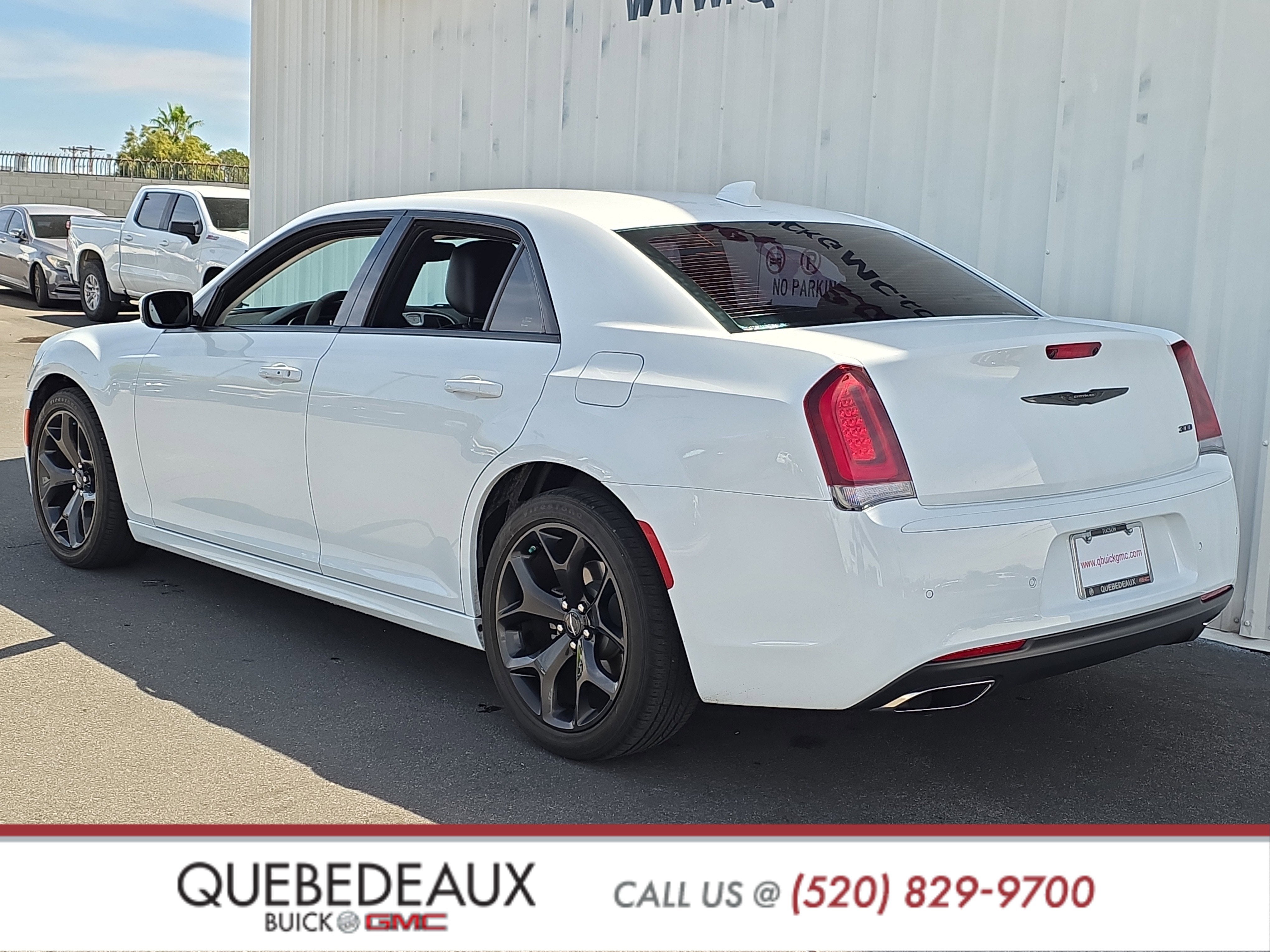 2023 Chrysler 300 Touring L
