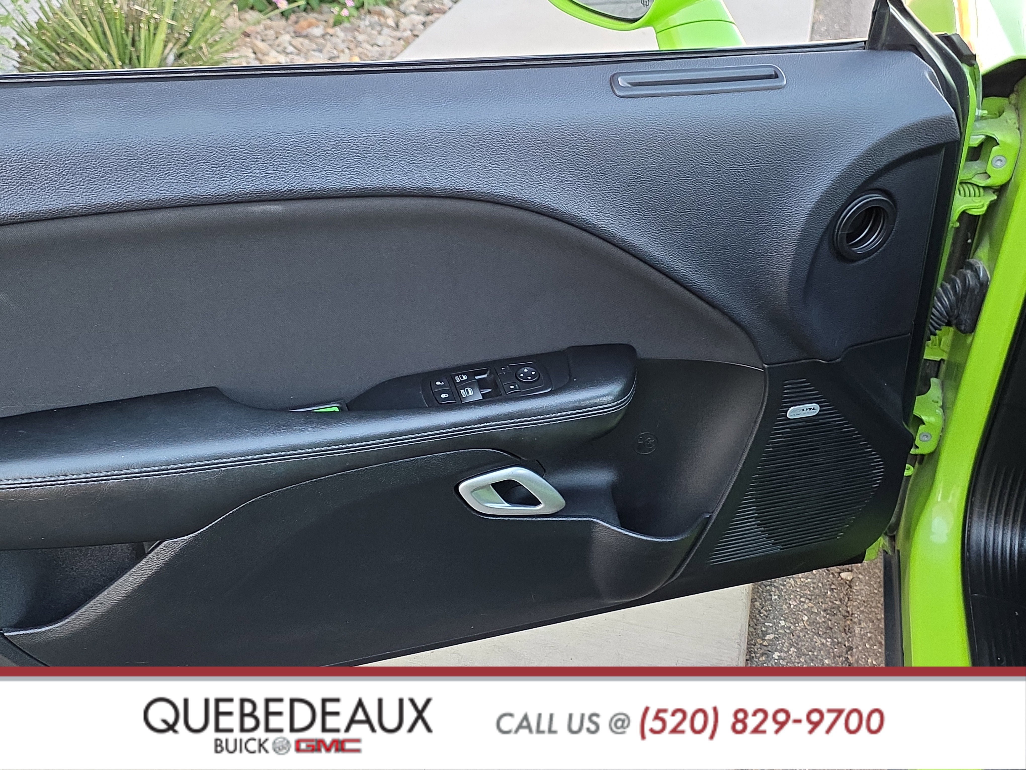 2015 Dodge Challenger R/T Shaker