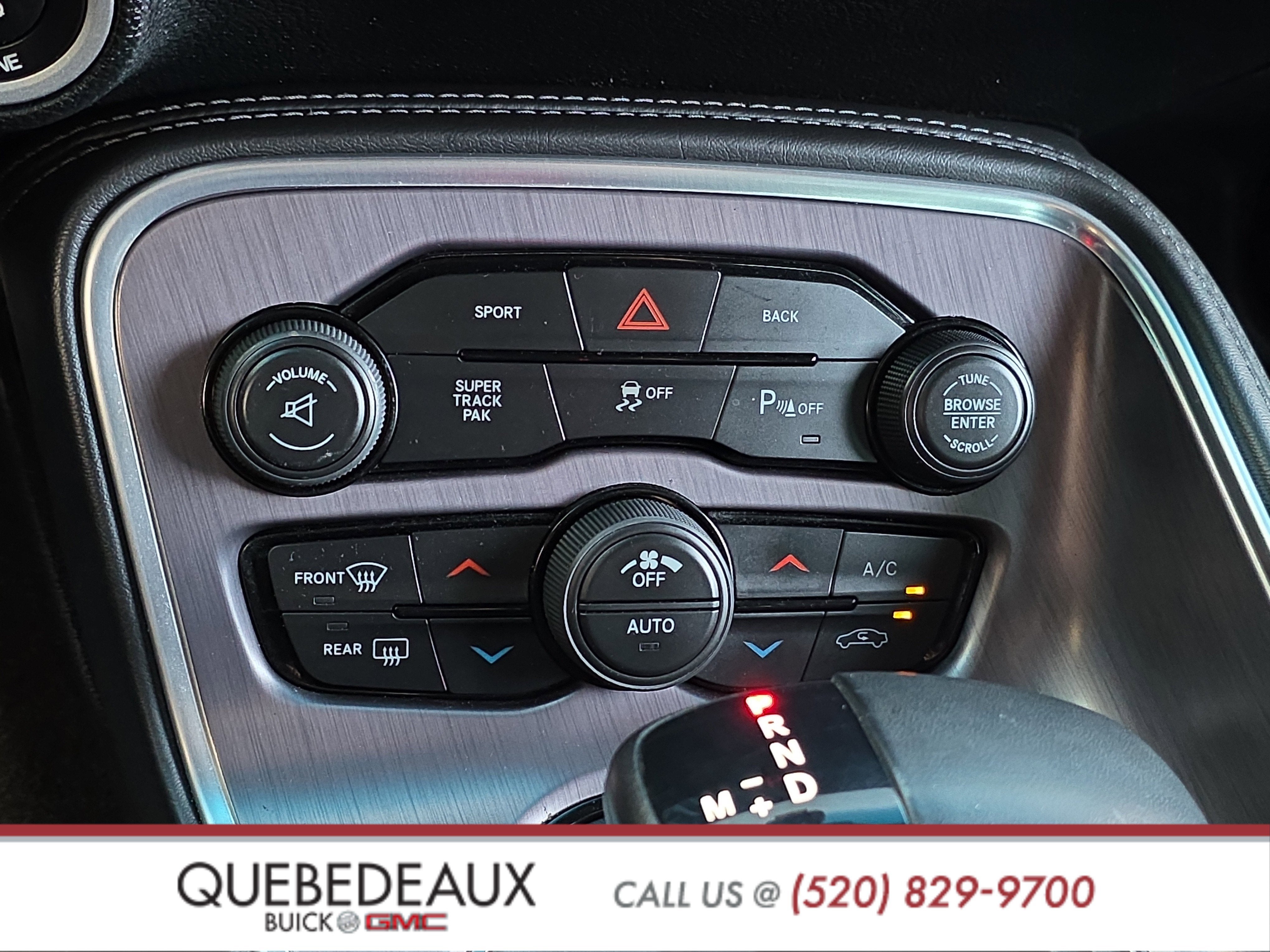 2015 Dodge Challenger R/T Shaker