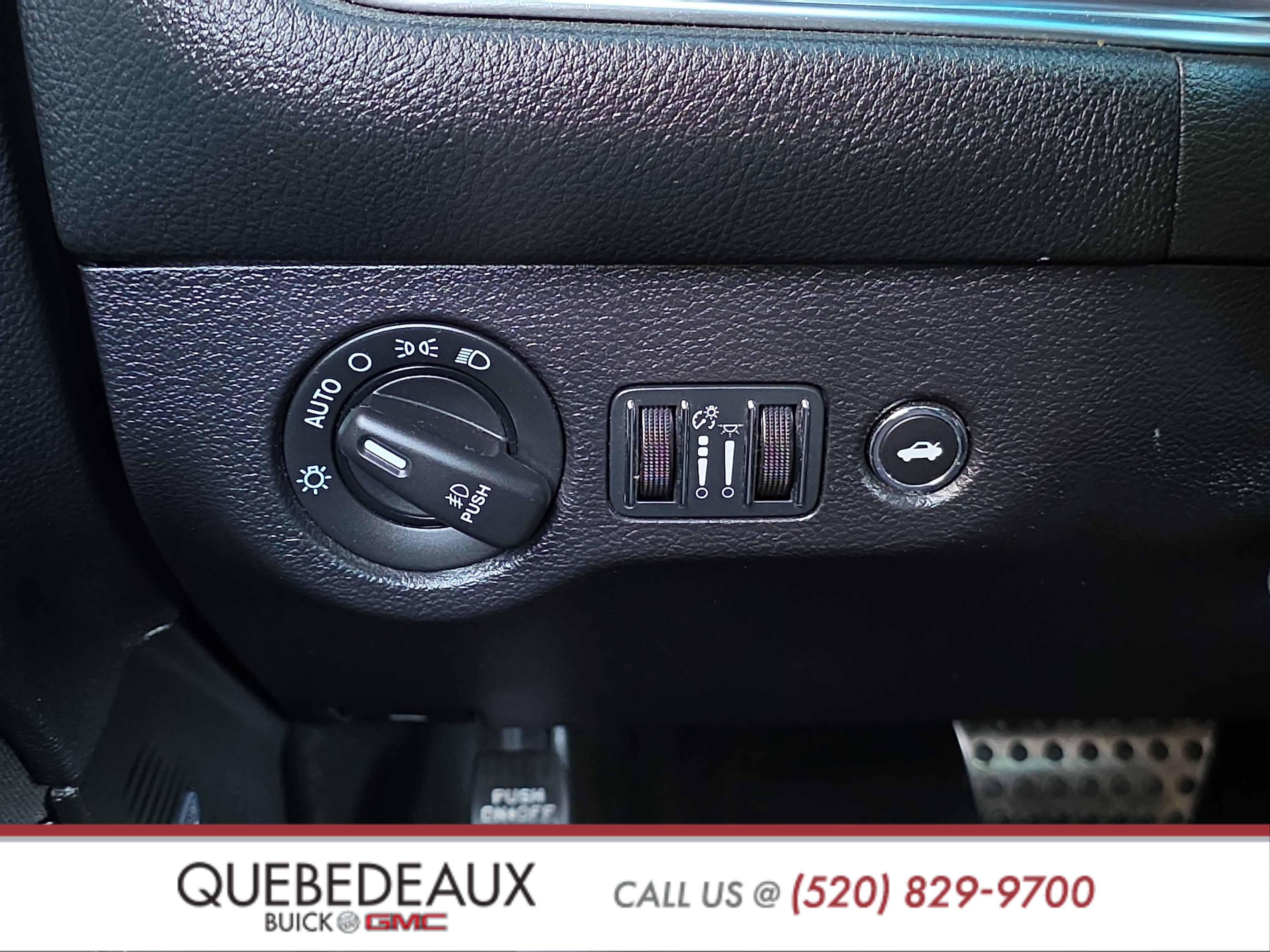 2015 Dodge Challenger R/T Shaker