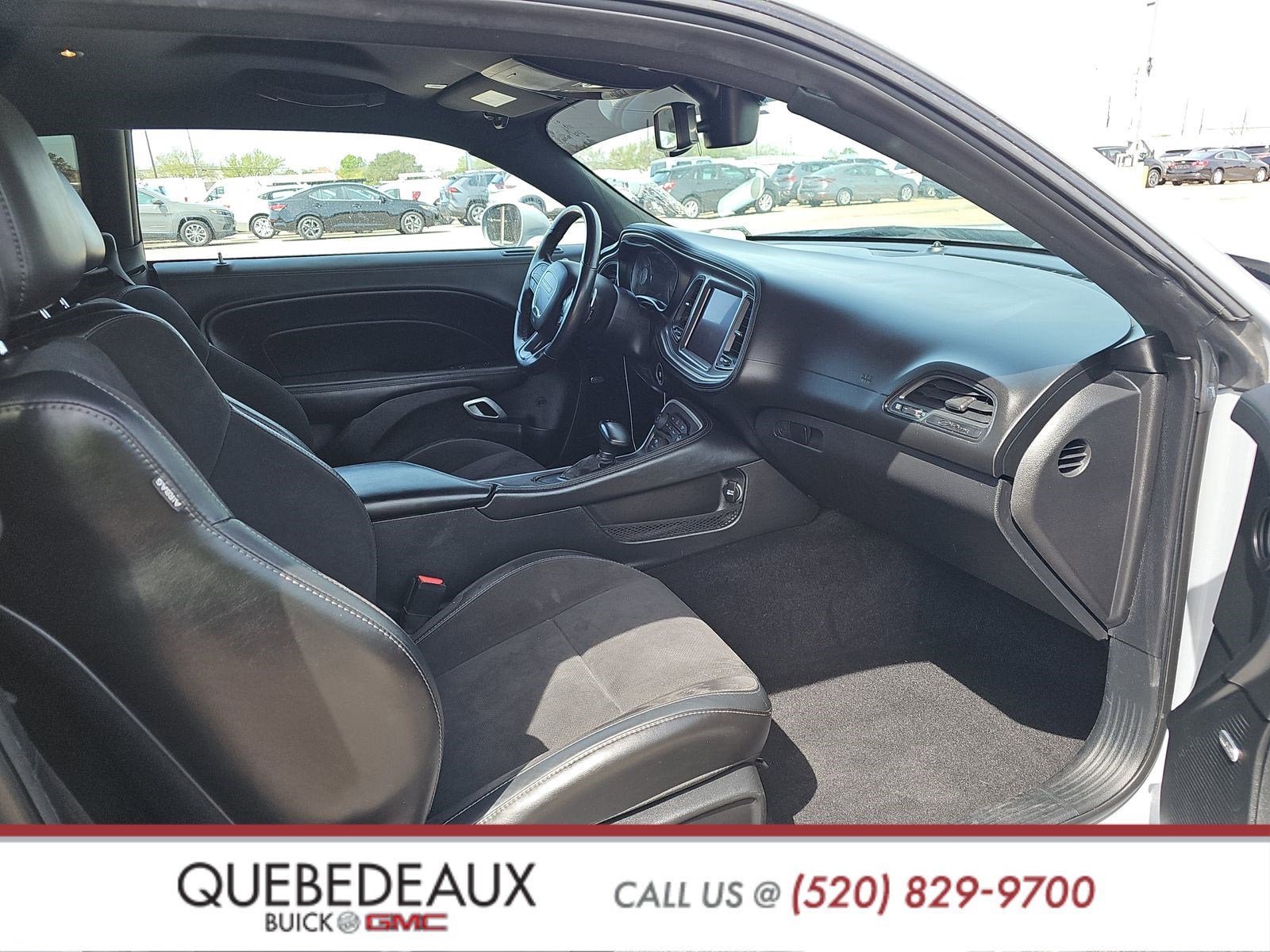 2022 Dodge CHALLENGER Base