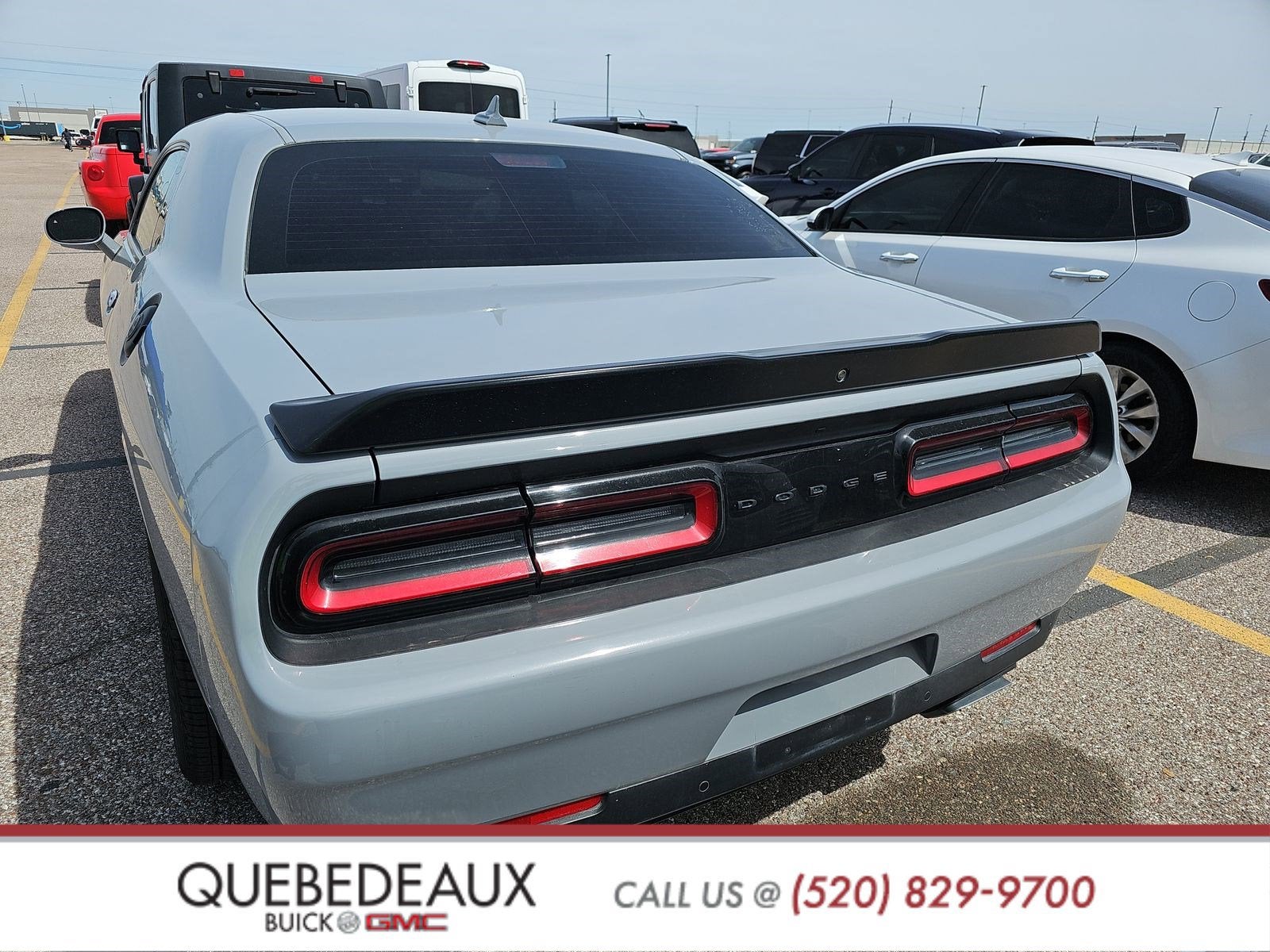 2022 Dodge CHALLENGER Base