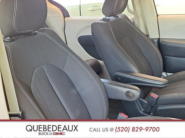 2021 Chrysler Voyager LX