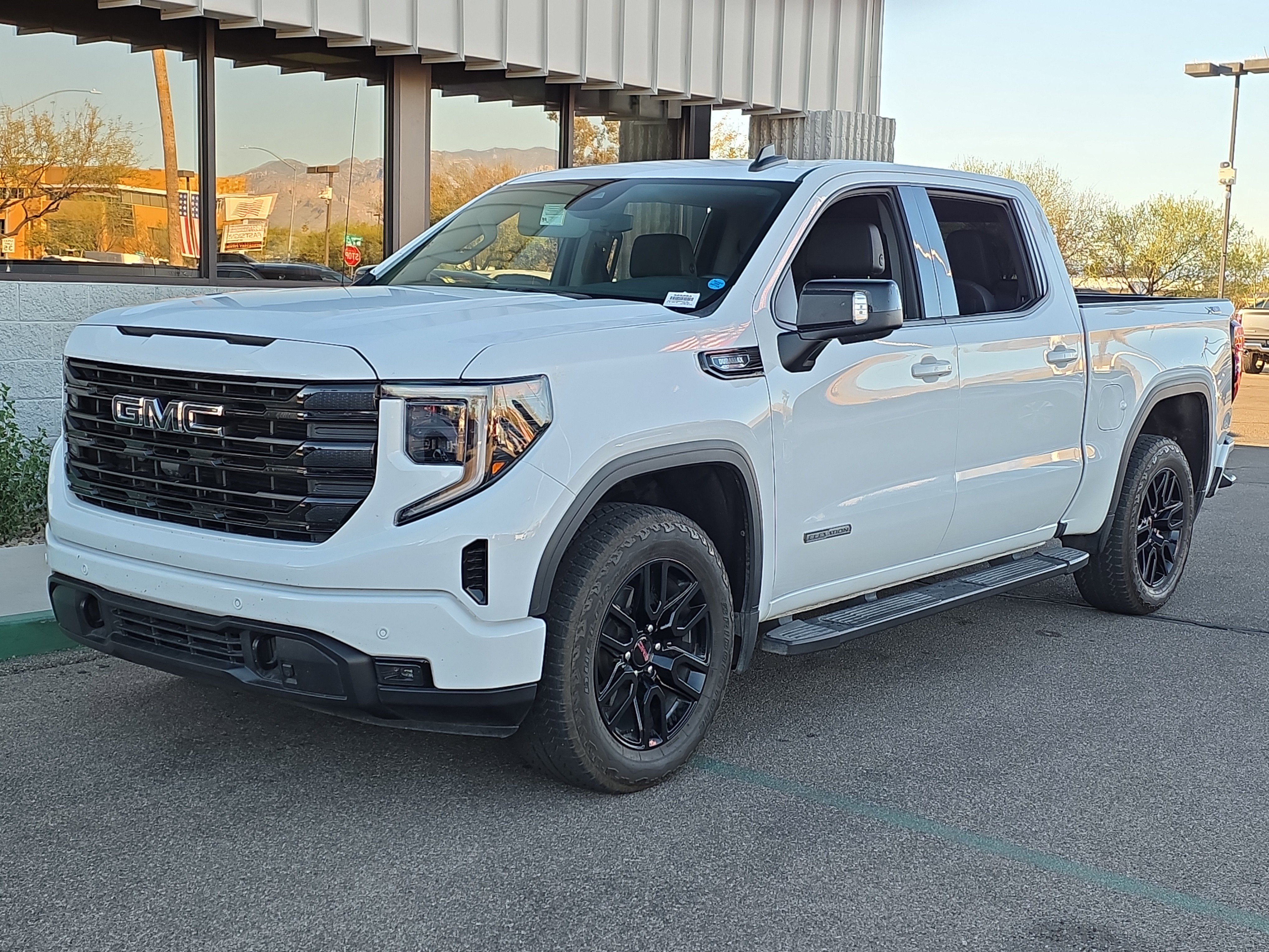 2024 GMC Sierra 1500 Elevation
