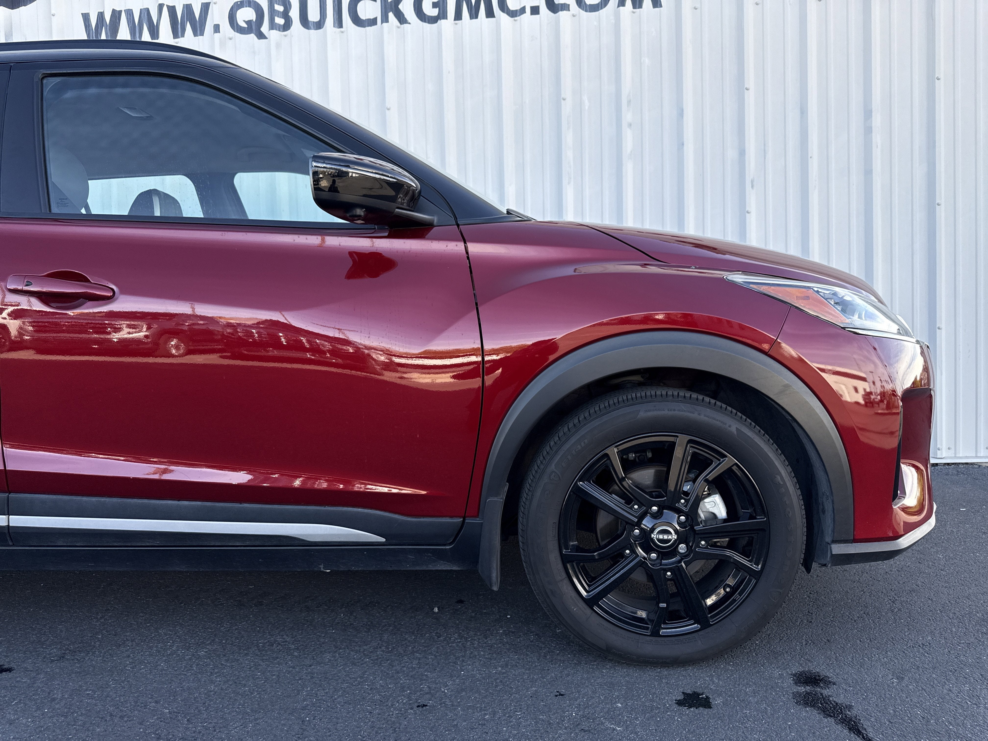 2023 Nissan Kicks SR