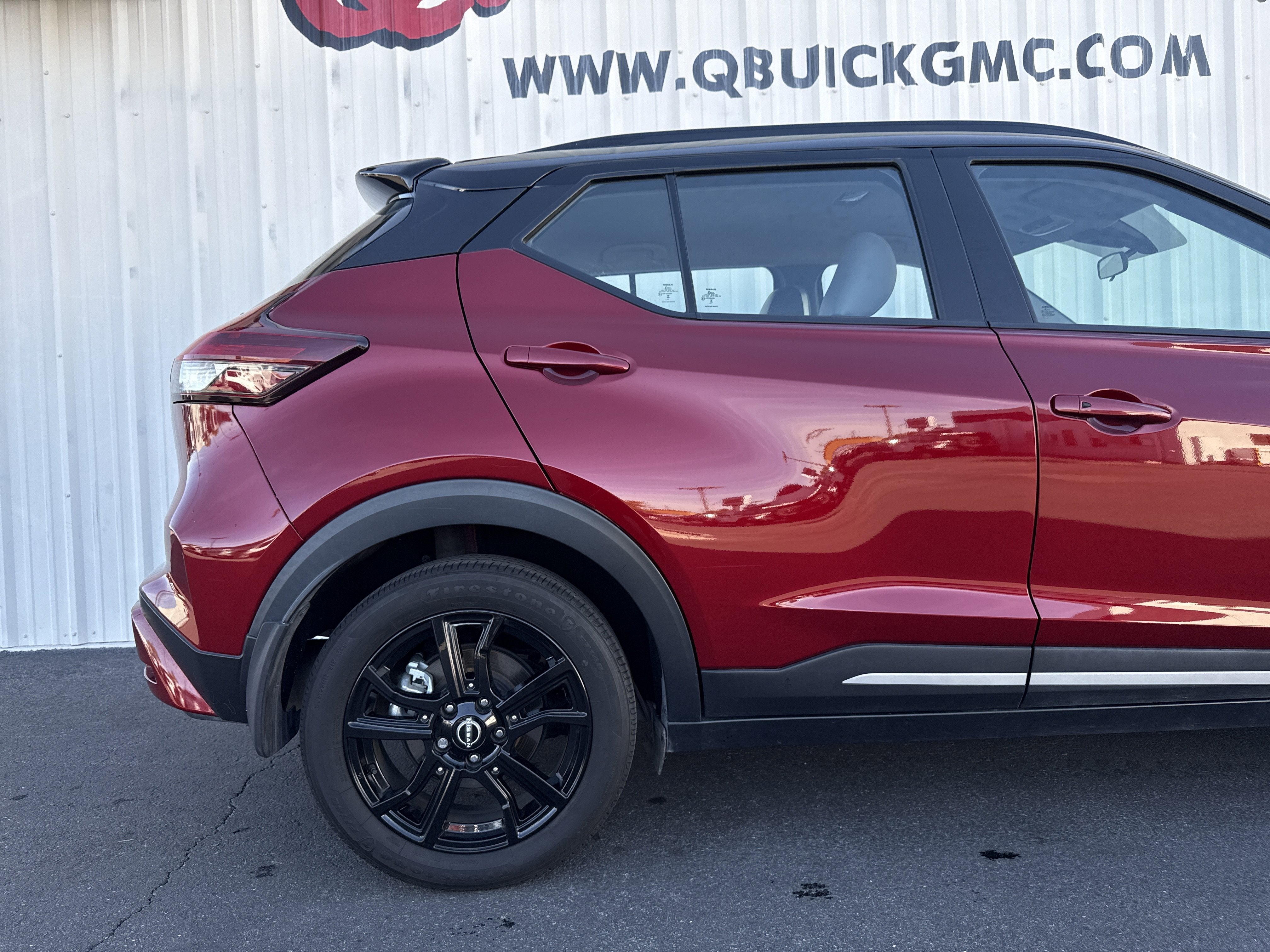 2023 Nissan Kicks SR