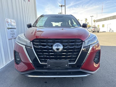 2023 Nissan Kicks SR