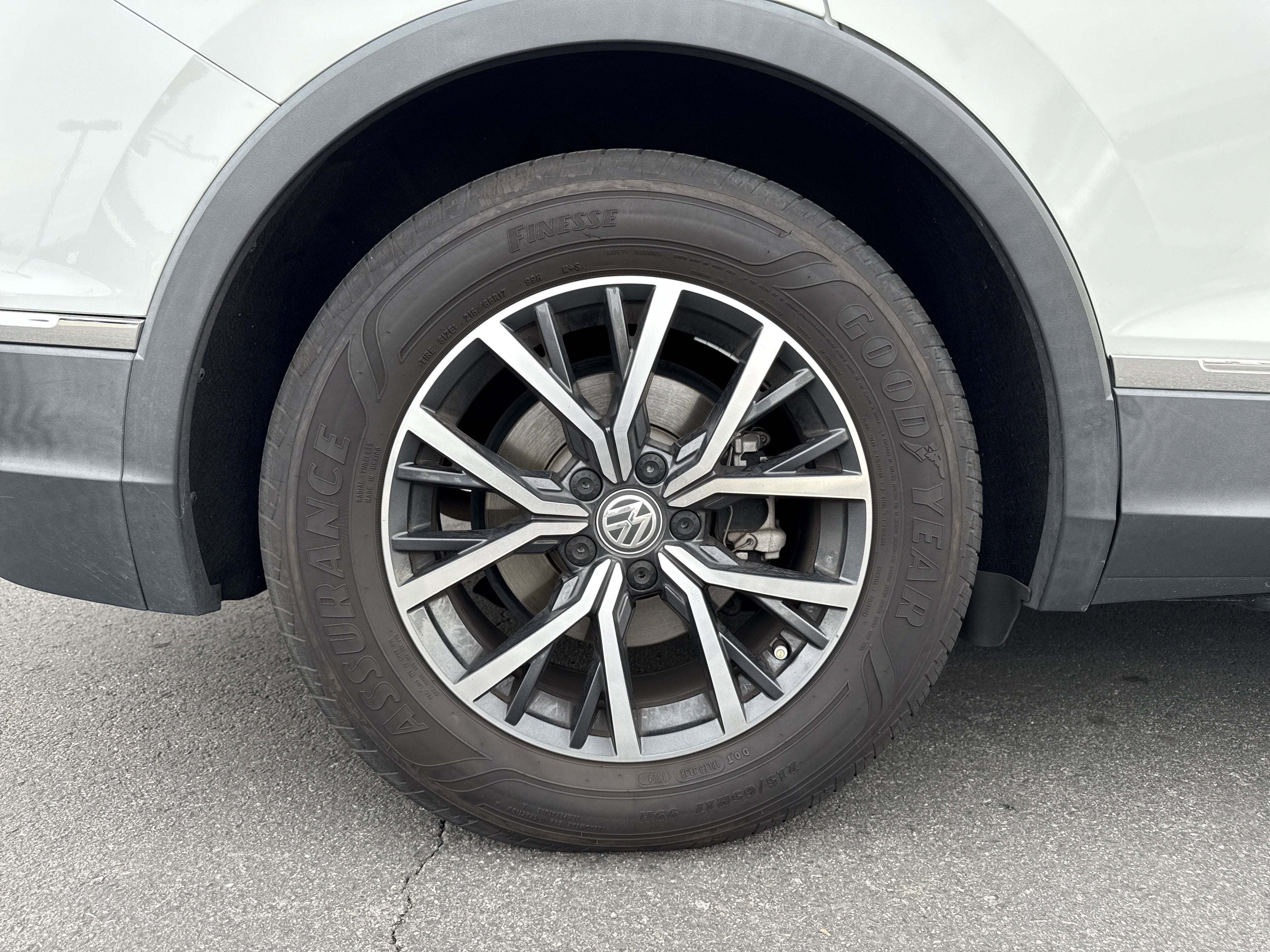 2020 Volkswagen Tiguan SE