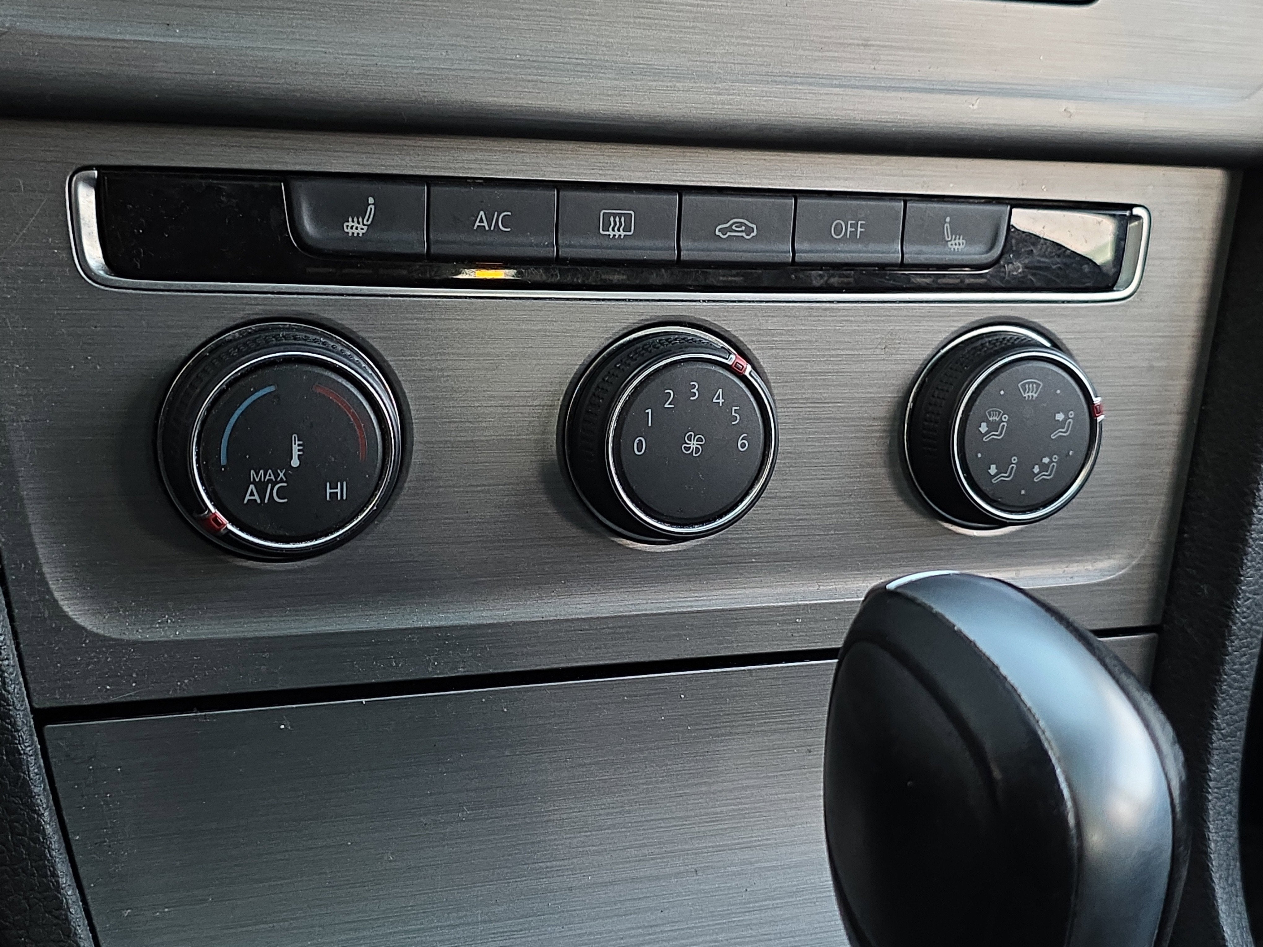 2015 Volkswagen Golf SportWagen TSI S