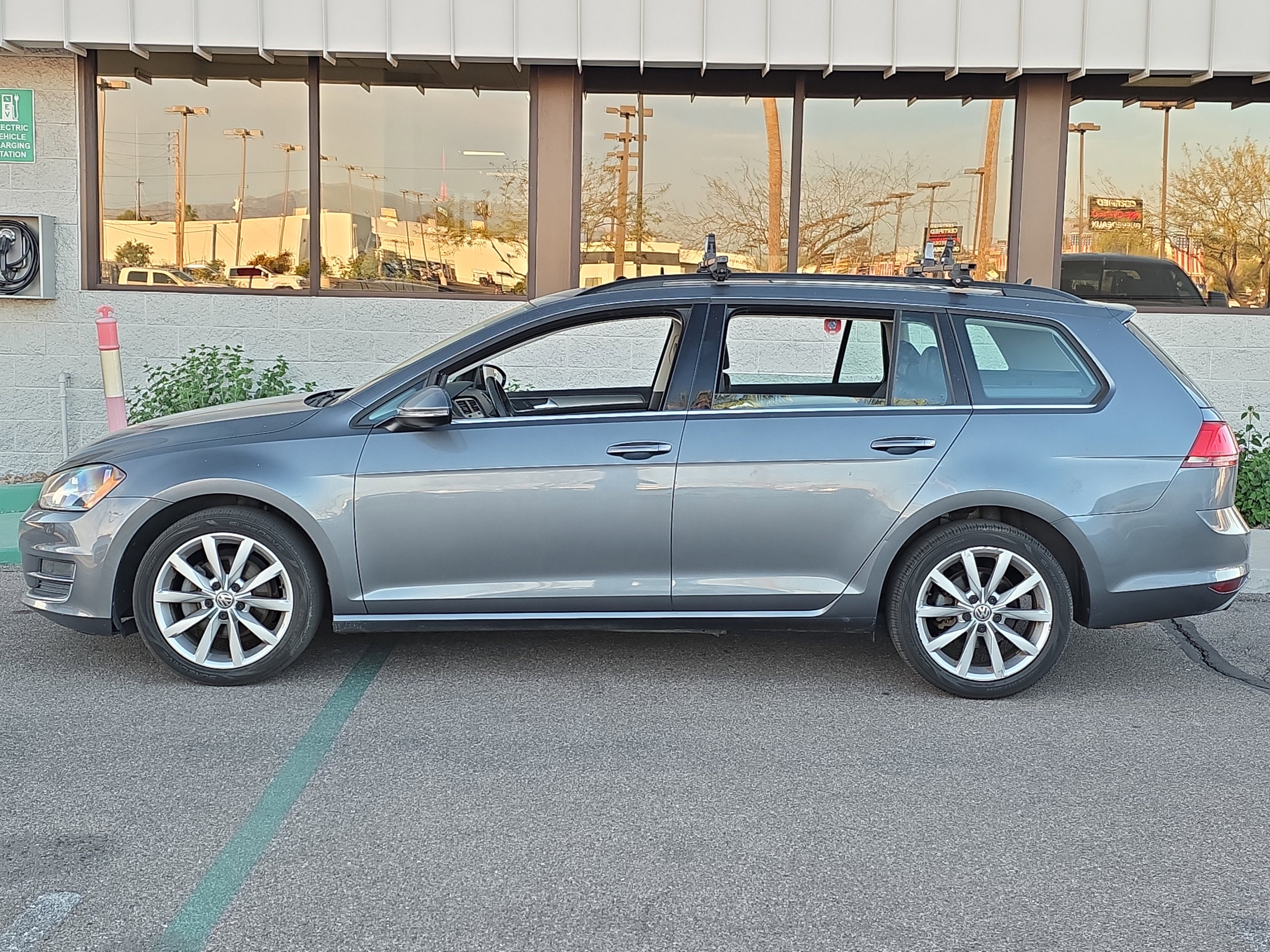 2015 Volkswagen Golf SportWagen TSI S