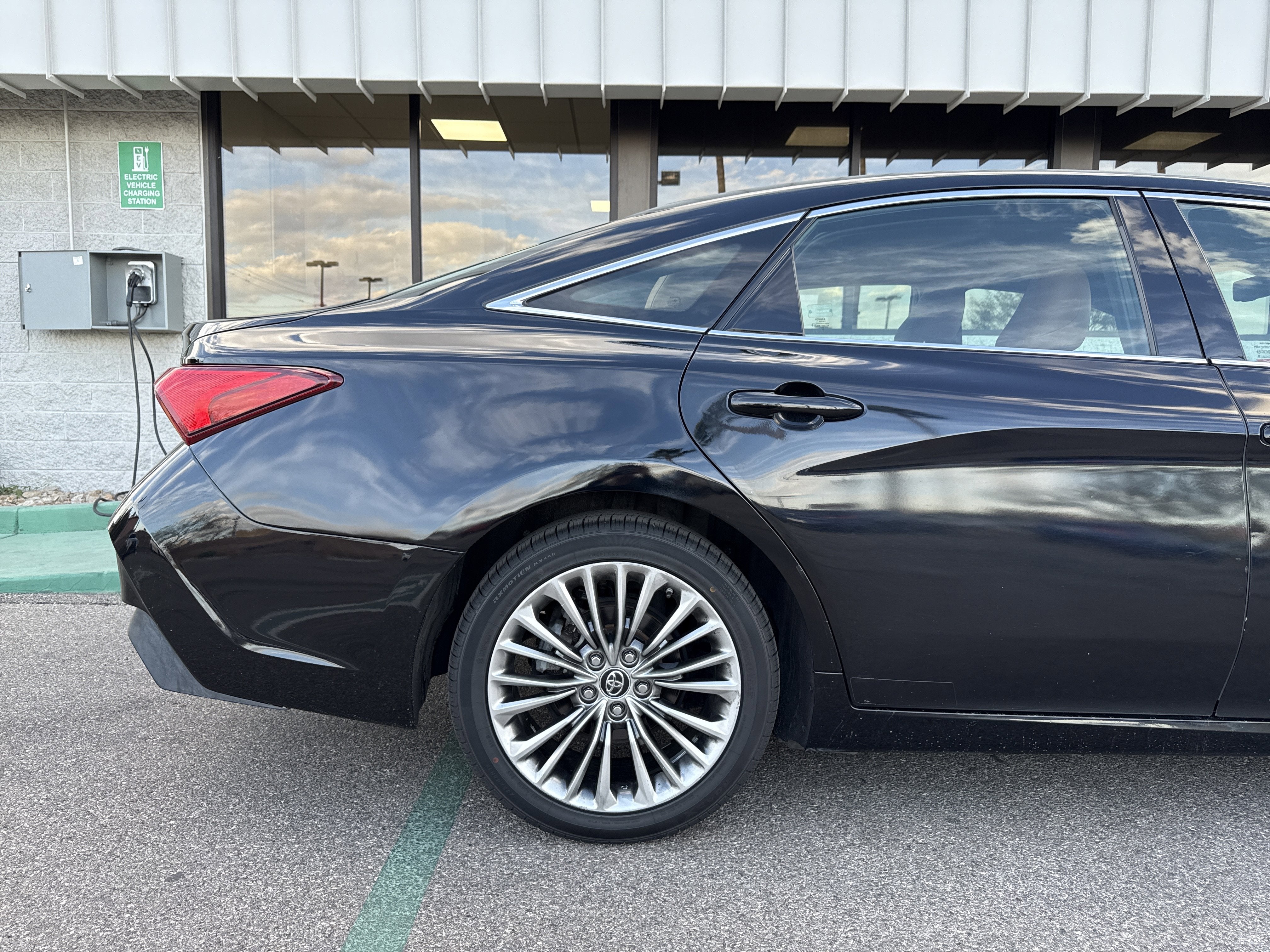 2019 Toyota Avalon XLE