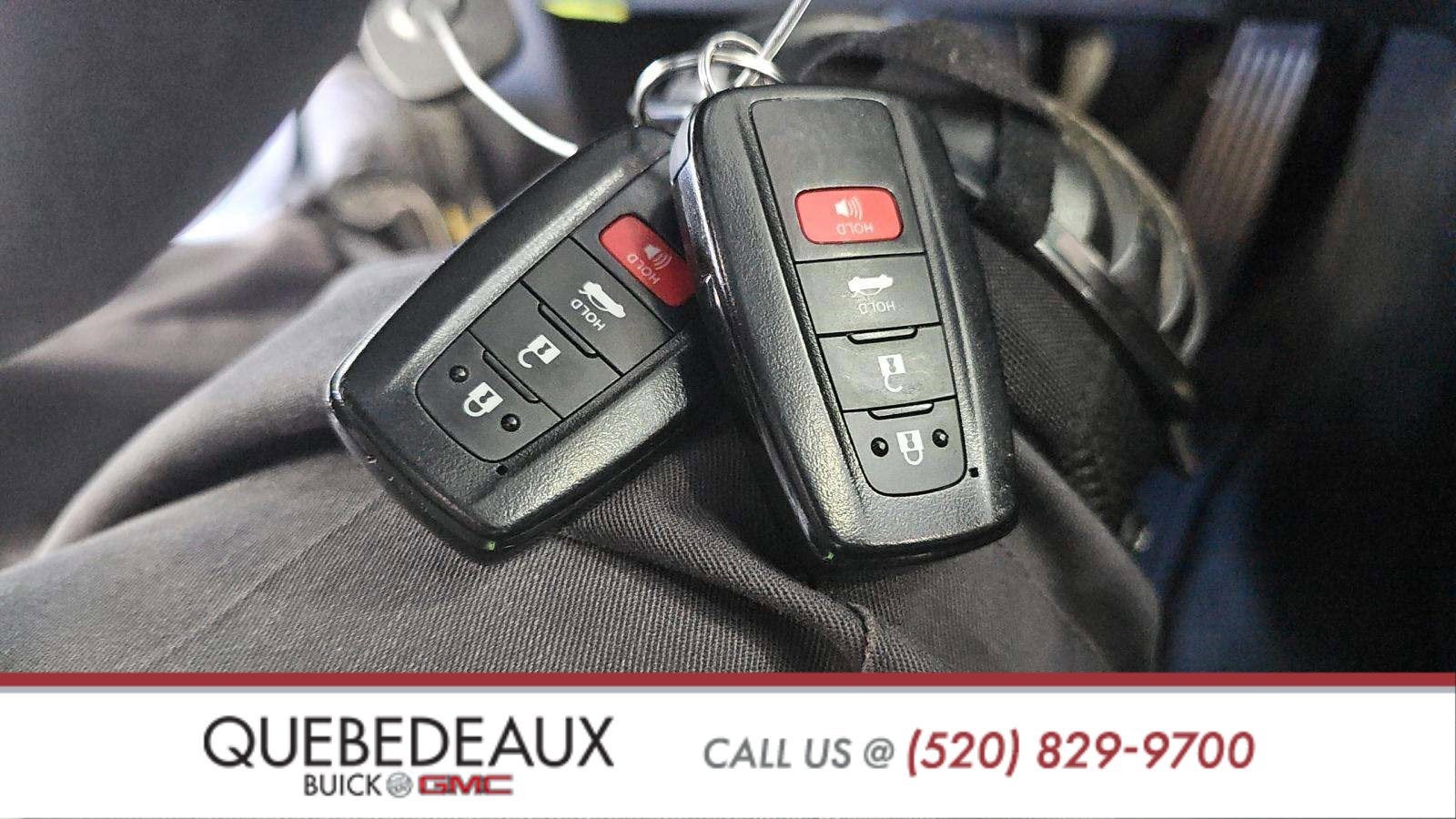 2022 Toyota Camry Hybrid LE