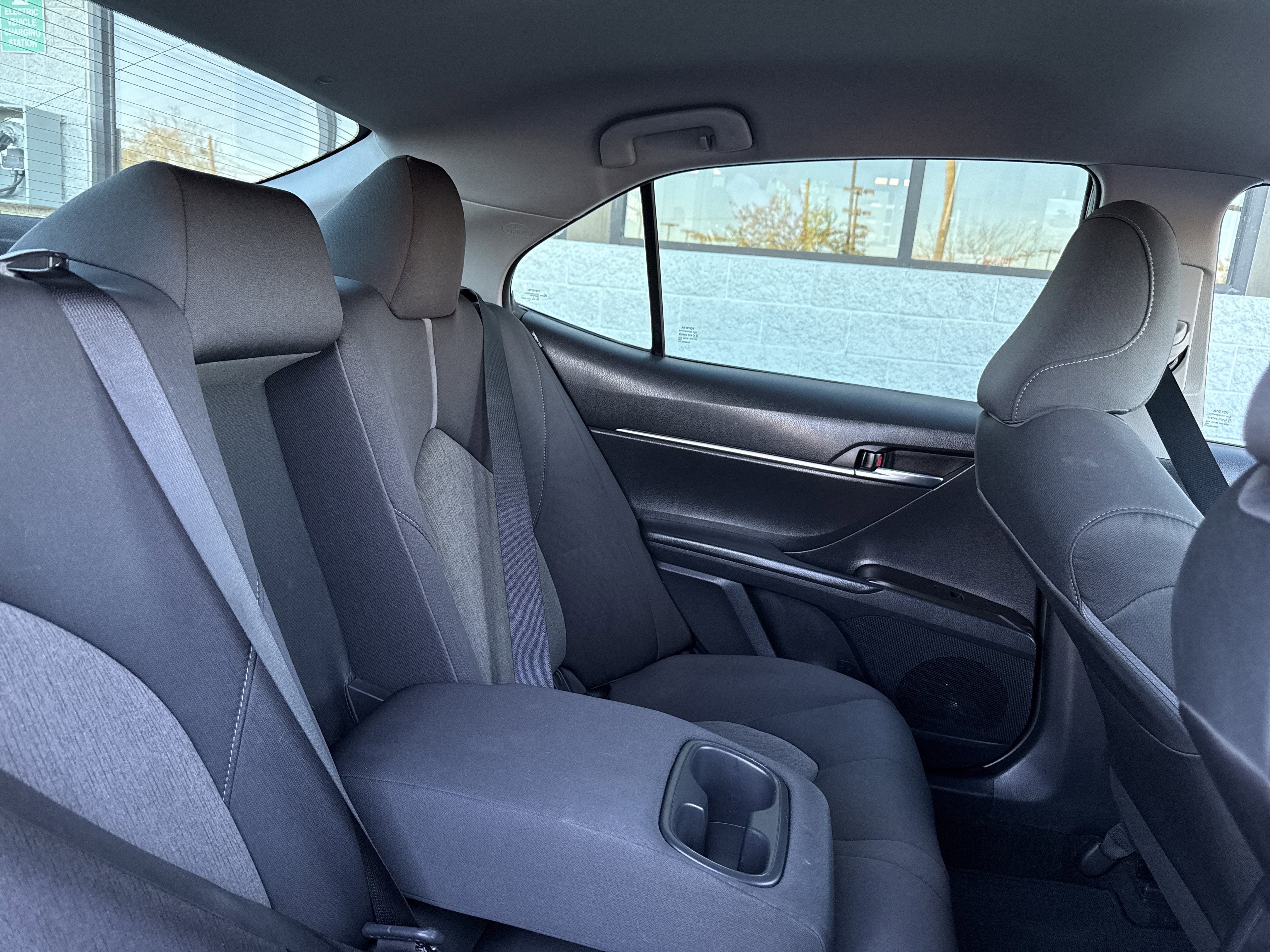 2022 Toyota Camry Hybrid LE