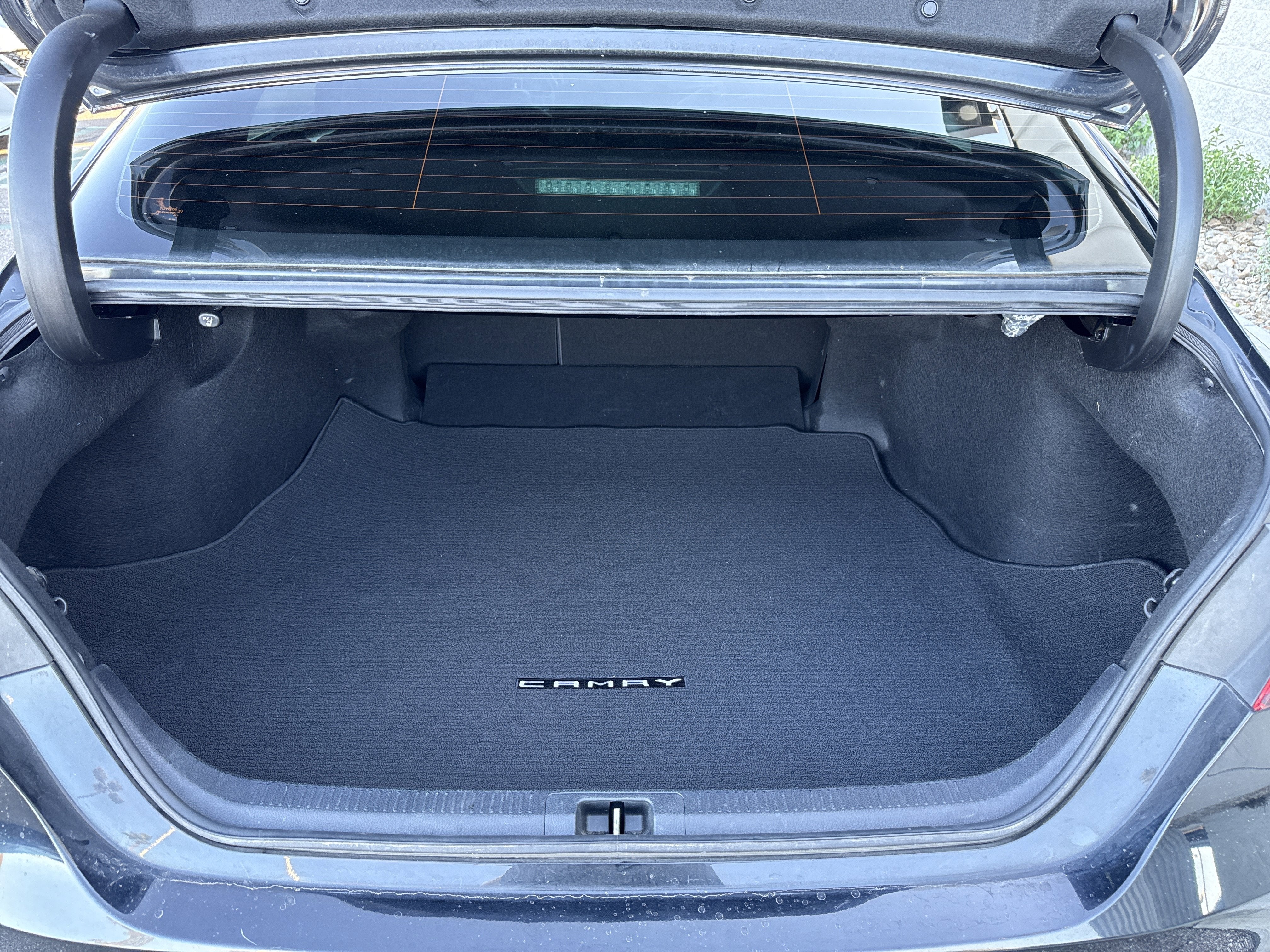 2022 Toyota Camry Hybrid LE