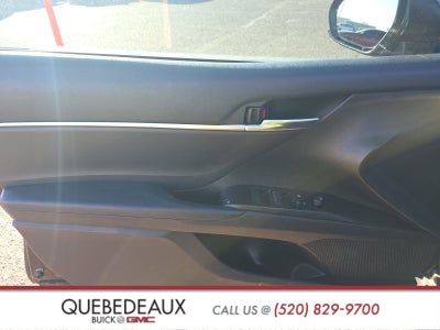 2022 Toyota Camry Hybrid LE