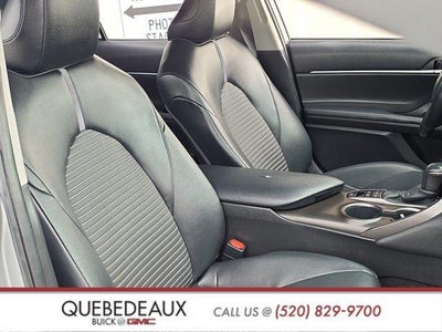 2022 Toyota Camry Hybrid SE