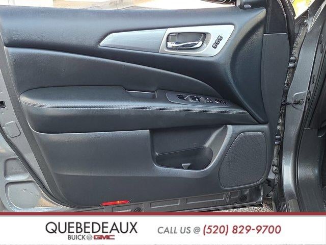 2017 Nissan Pathfinder SL