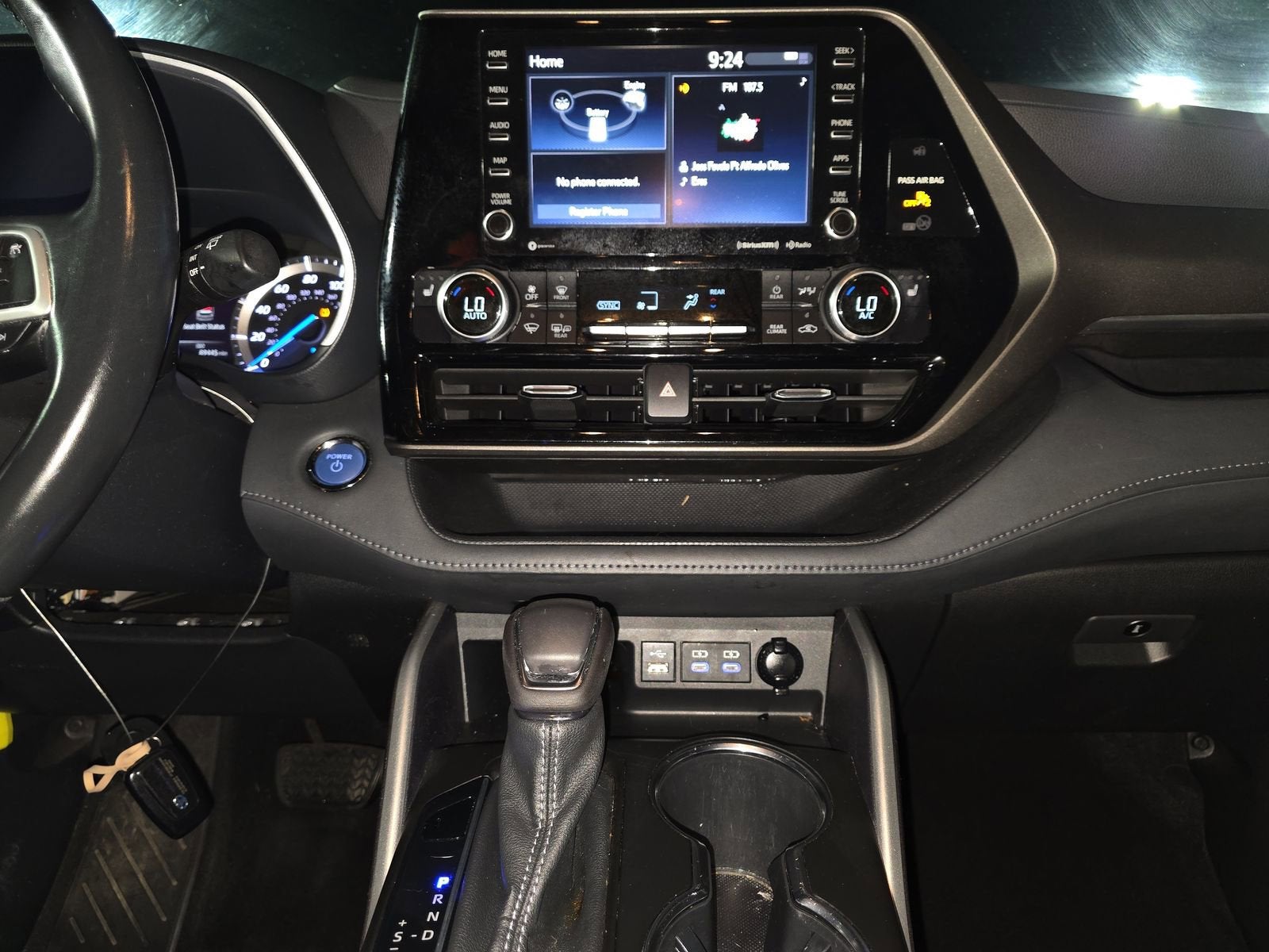 2022 Toyota Highlander Hybrid XLE