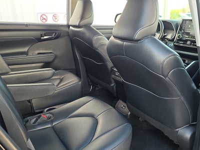 2022 Toyota Highlander Hybrid XLE