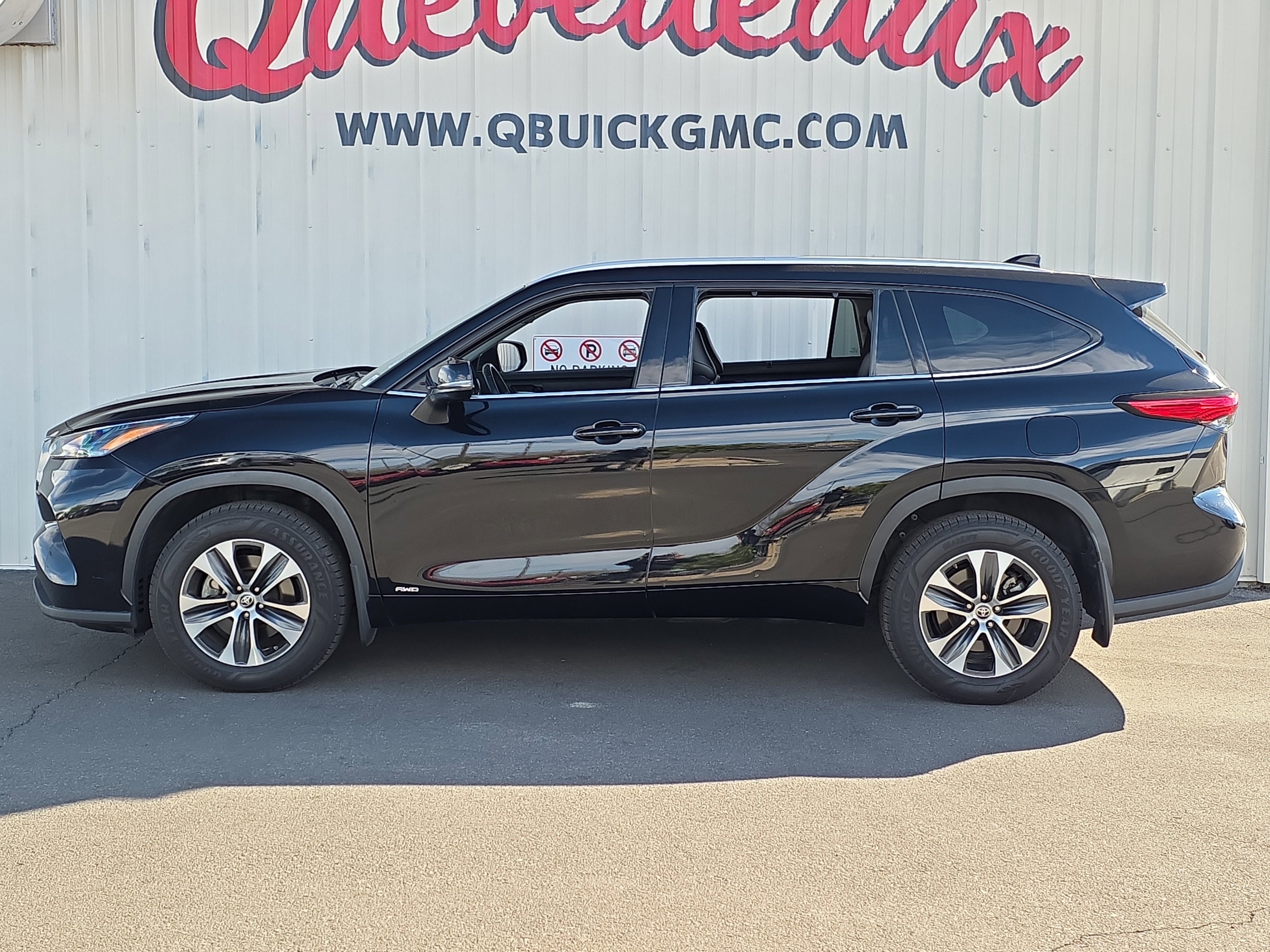 2022 Toyota Highlander Hybrid XLE