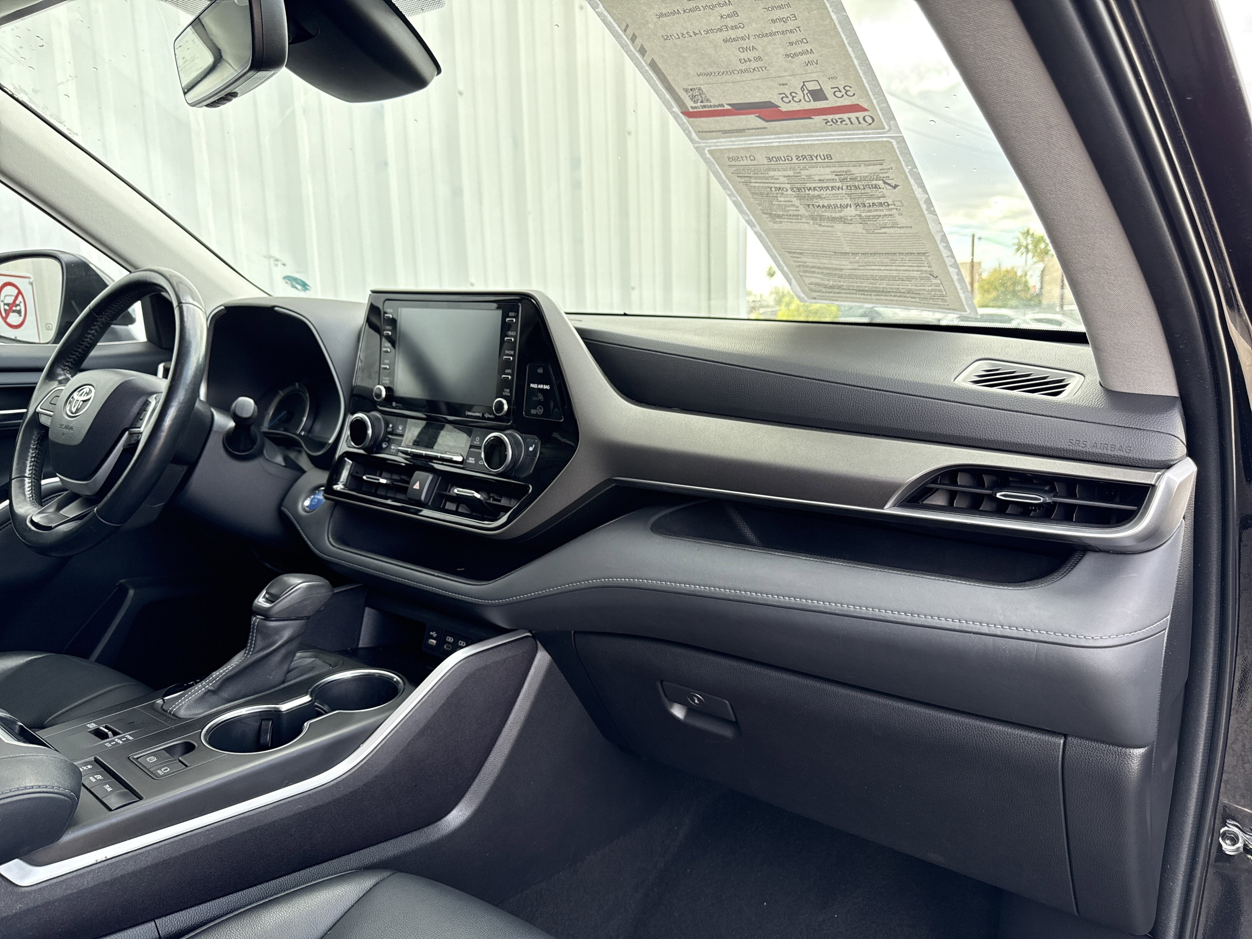 2022 Toyota Highlander Hybrid XLE