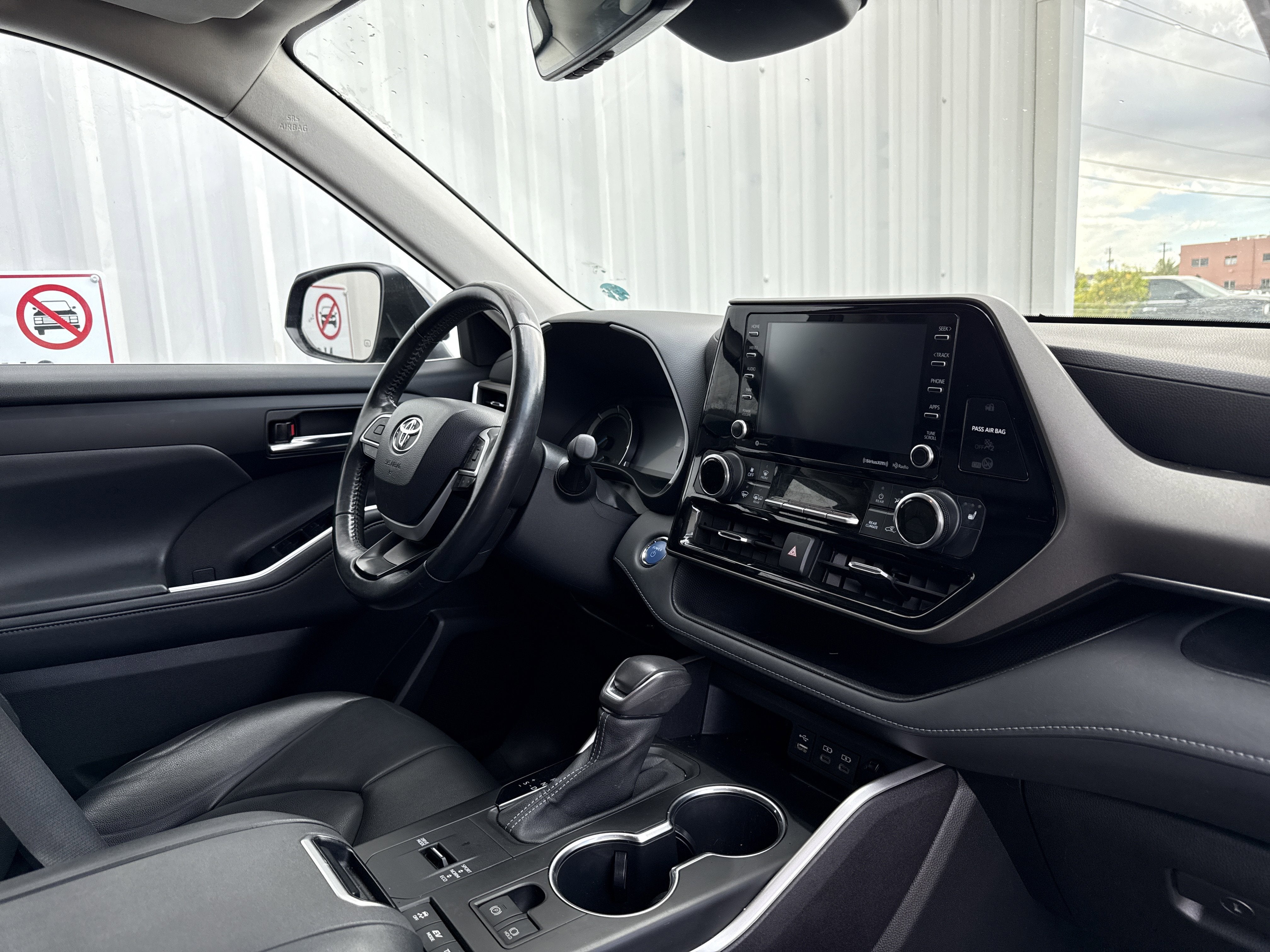 2022 Toyota Highlander Hybrid XLE