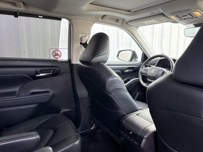 2022 Toyota Highlander Hybrid XLE