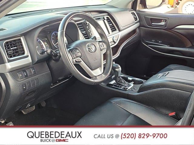 2019 Toyota Highlander SE