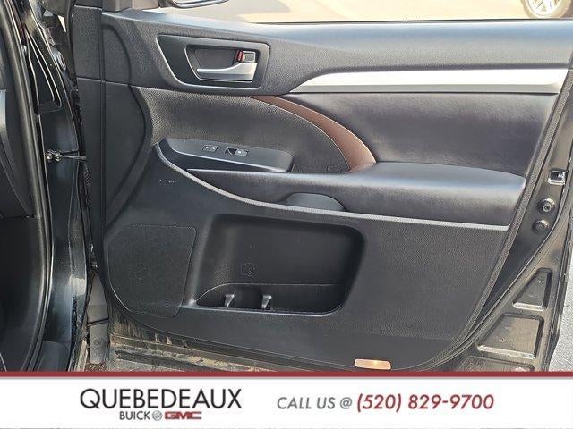 2019 Toyota Highlander SE