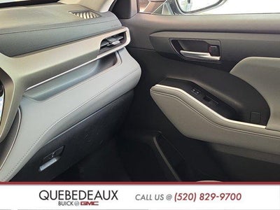 2023 Toyota Highlander Hybrid XLE