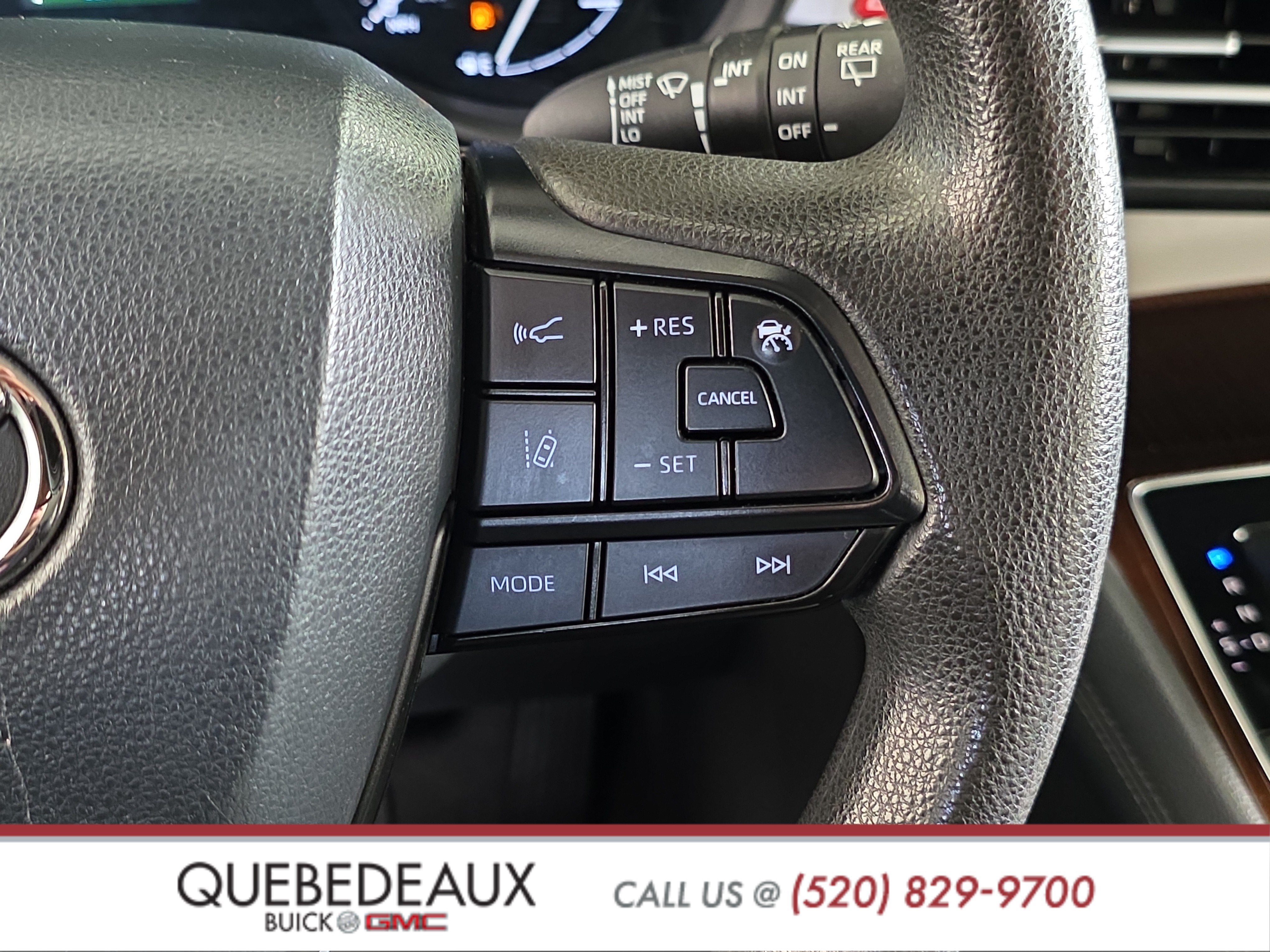 2023 Toyota Sienna LE
