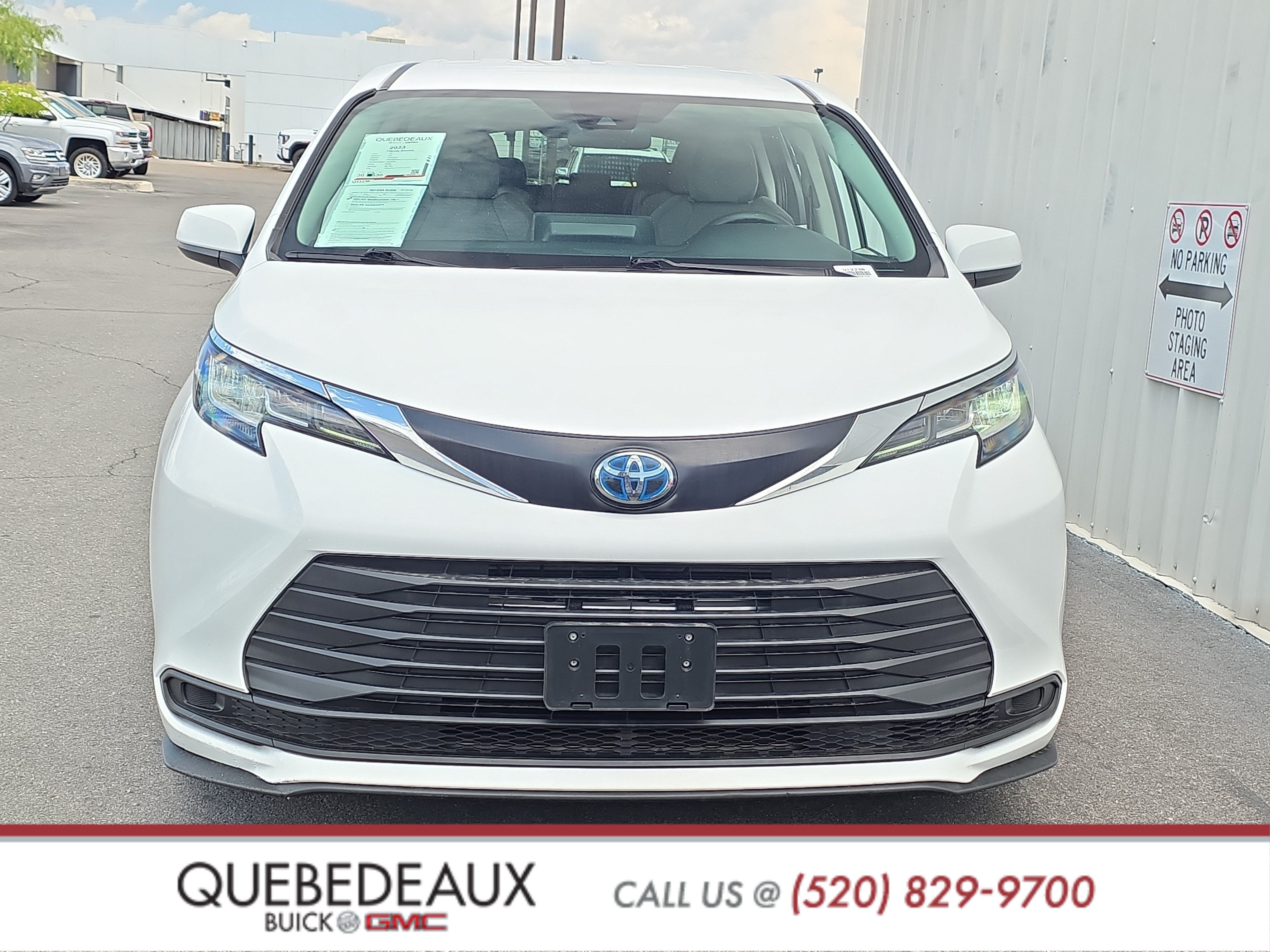 2023 Toyota Sienna LE