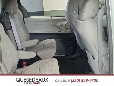 2023 Toyota Sienna LE