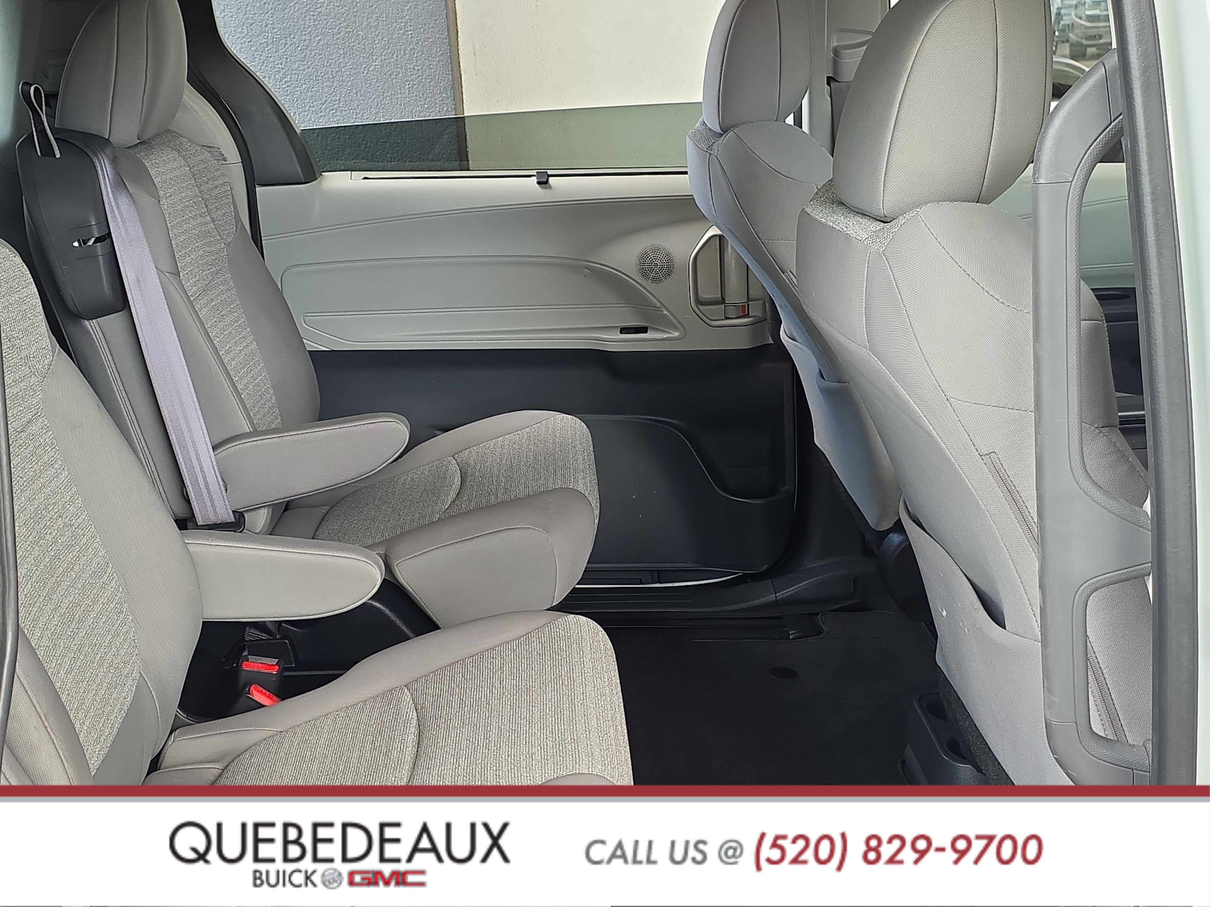 2023 Toyota Sienna LE