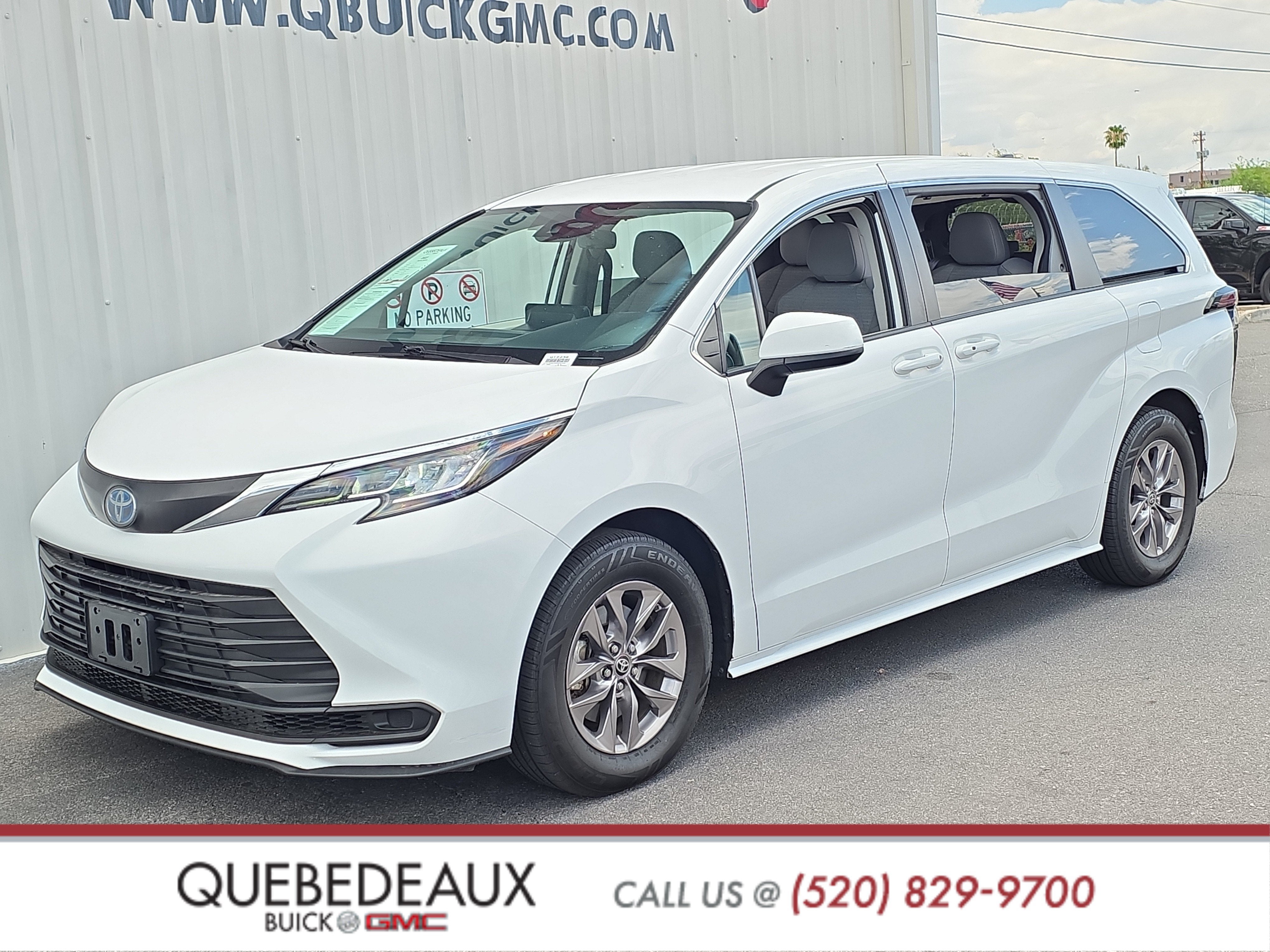 2023 Toyota Sienna LE