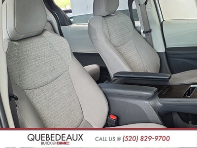 2023 Toyota Sienna LE