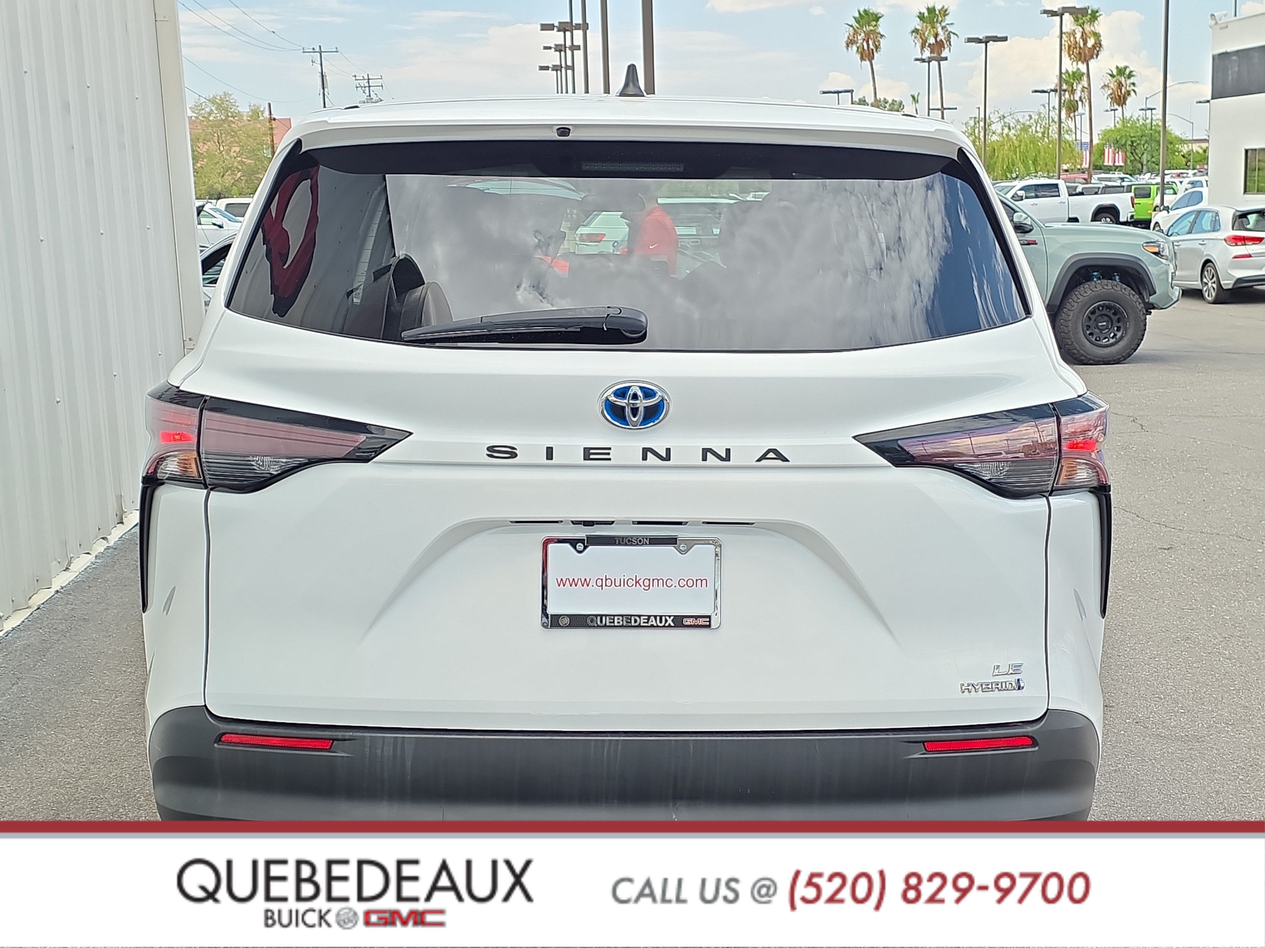 2023 Toyota Sienna LE