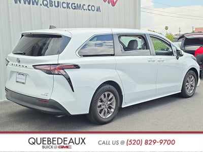 2023 Toyota Sienna LE