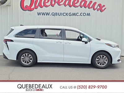 2023 Toyota Sienna LE